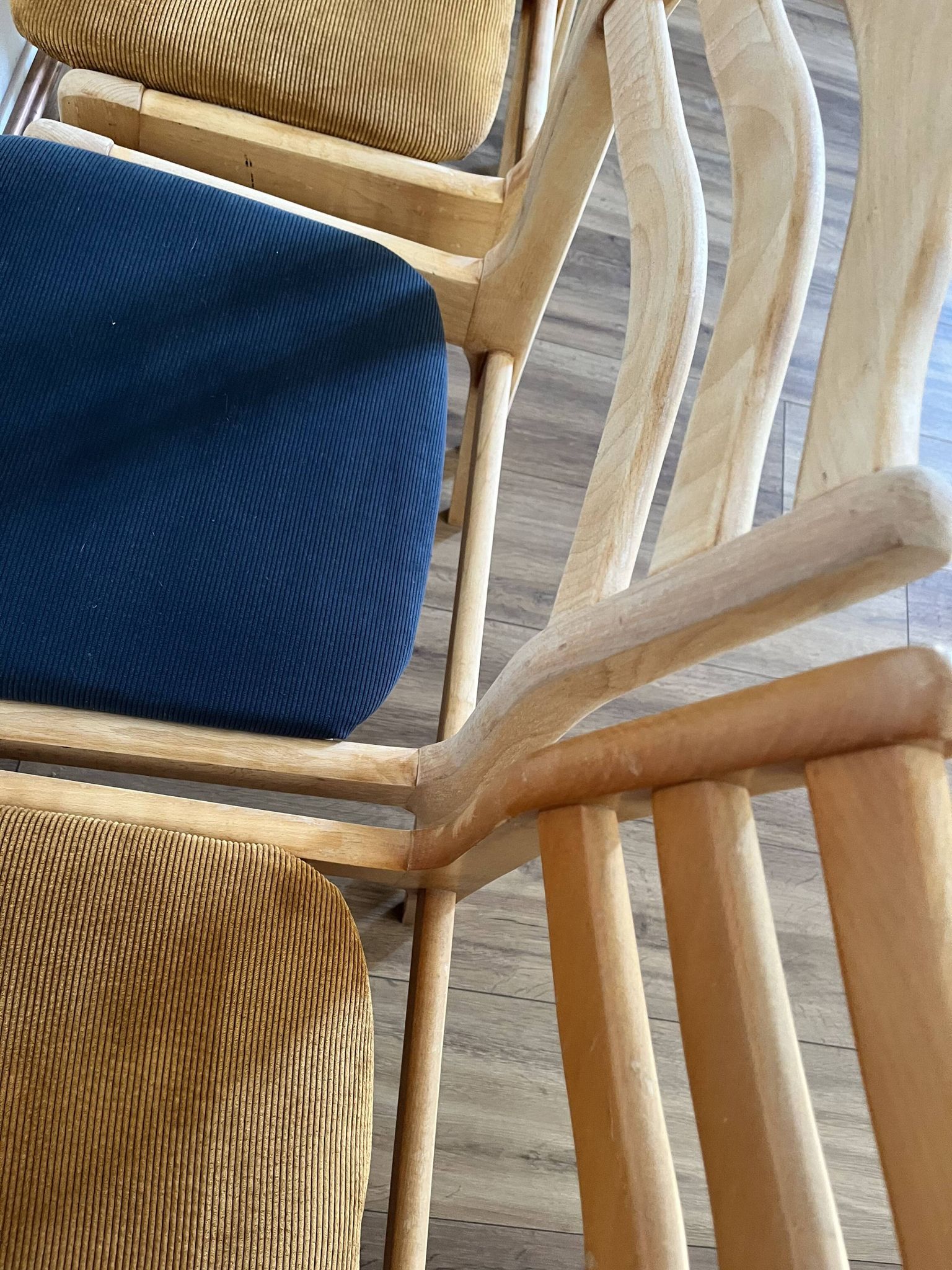 Set of 4 ribbed fabric chairs