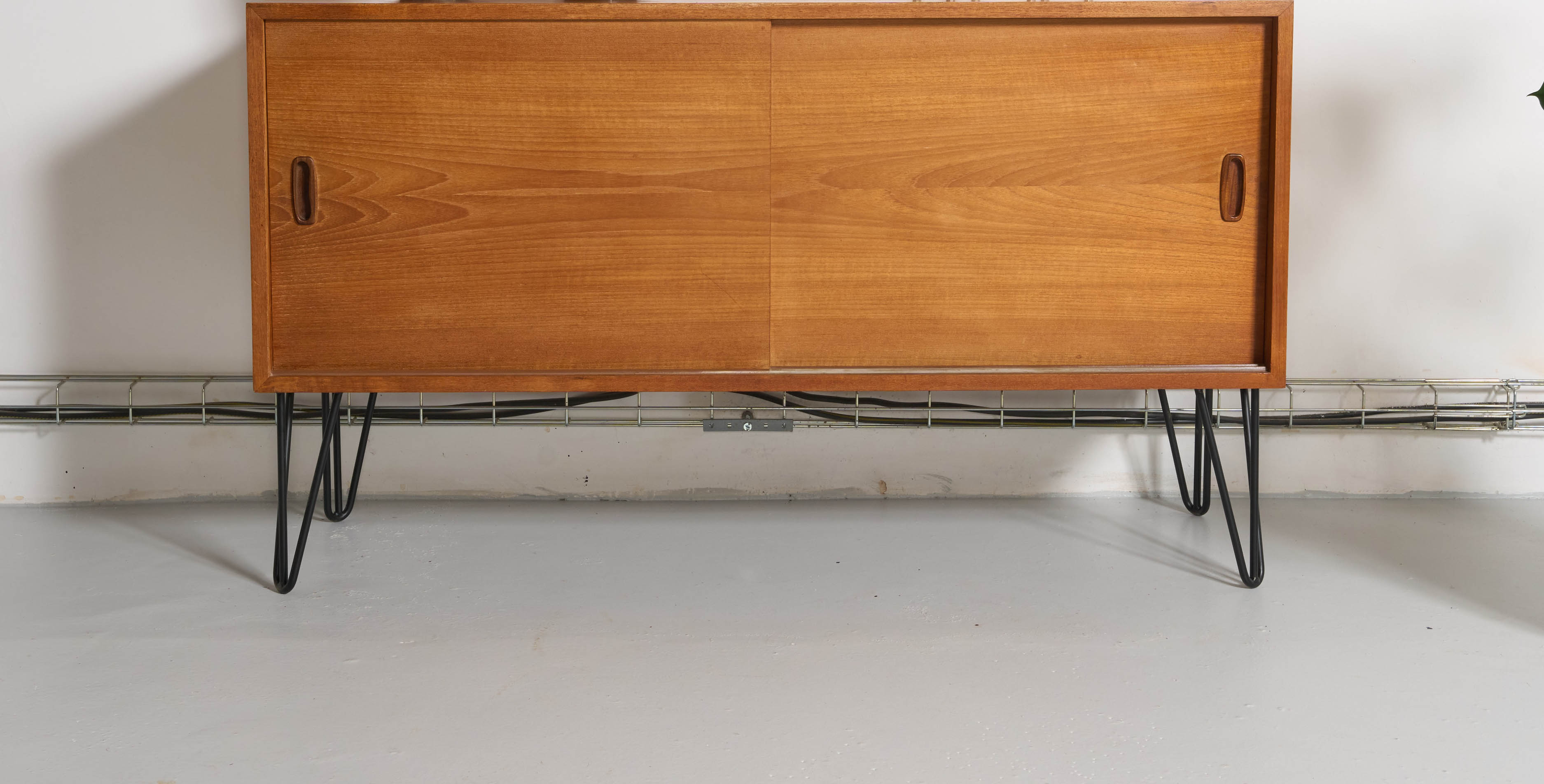 Vintage sideboard, metal feet, 121cm