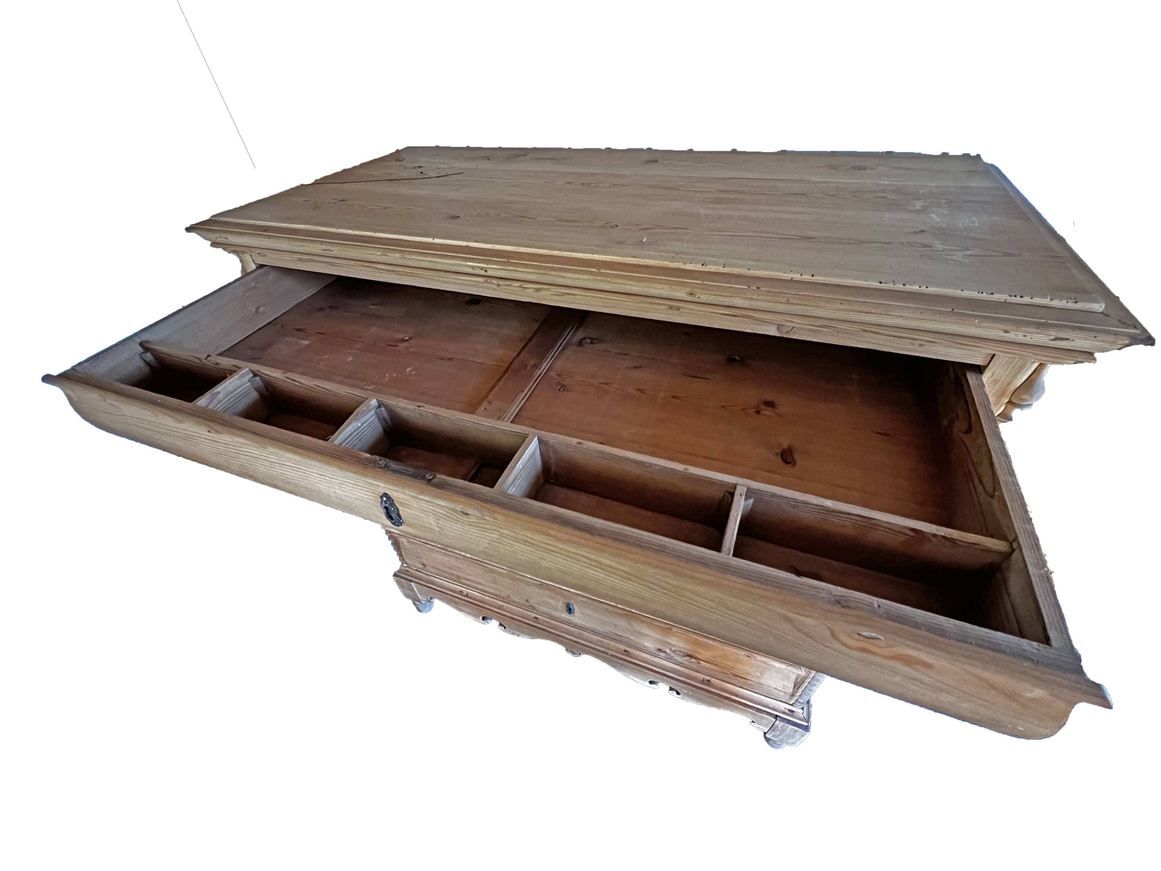 Large 19th century Scandinavian pine chest of drawers