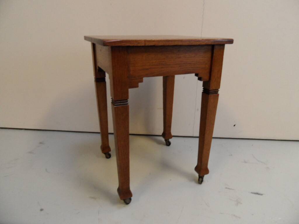 Vintage oak sidetable