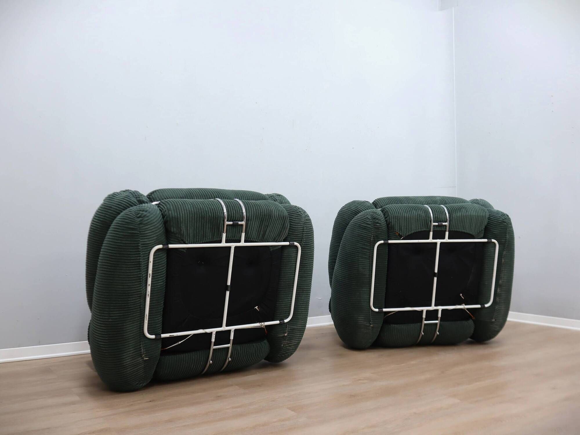 Pair of vintage armchairs by Adriano Piazzesi, Okay Collection 1970