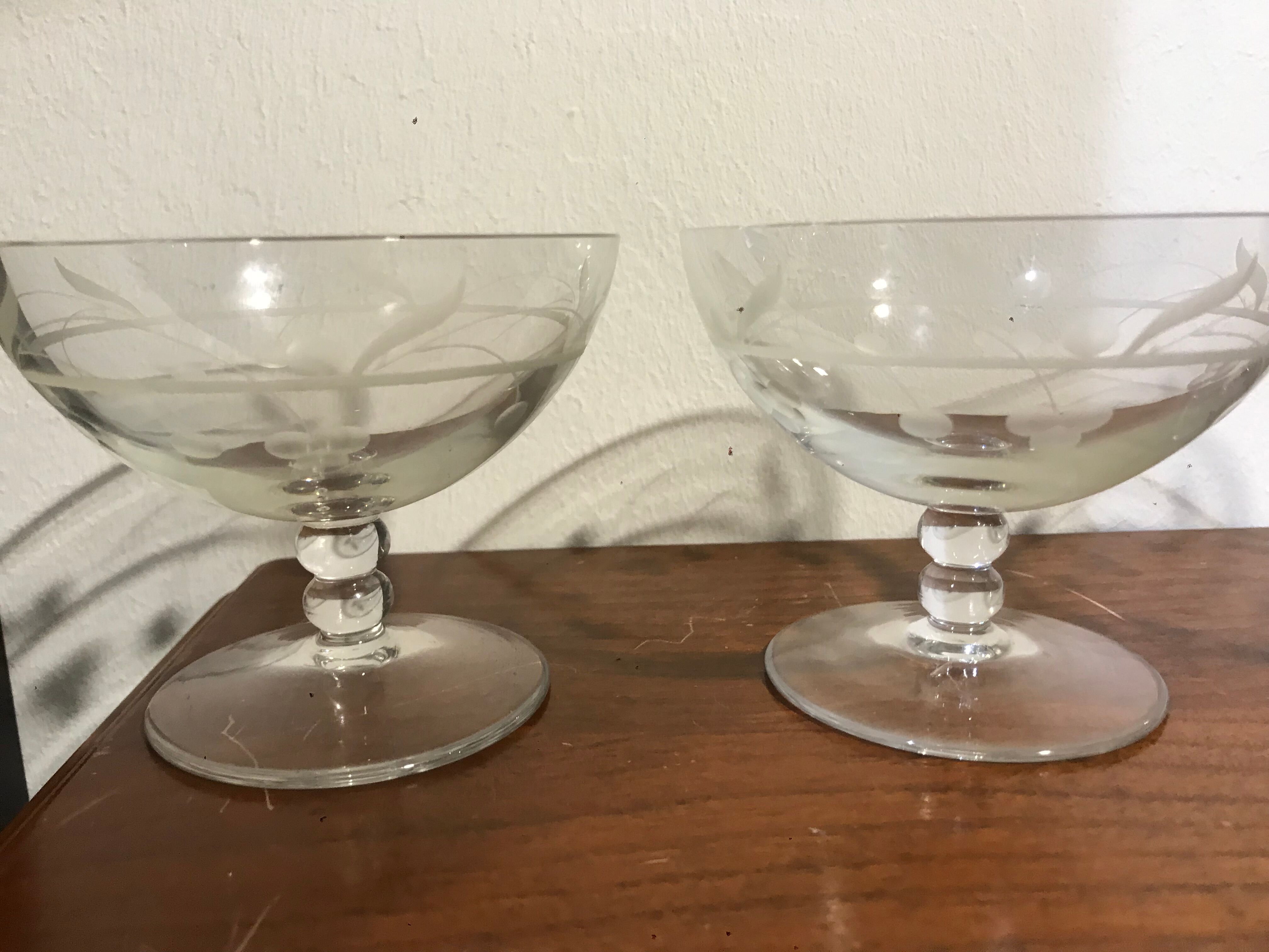 5 champagne glasses engraved in crystal