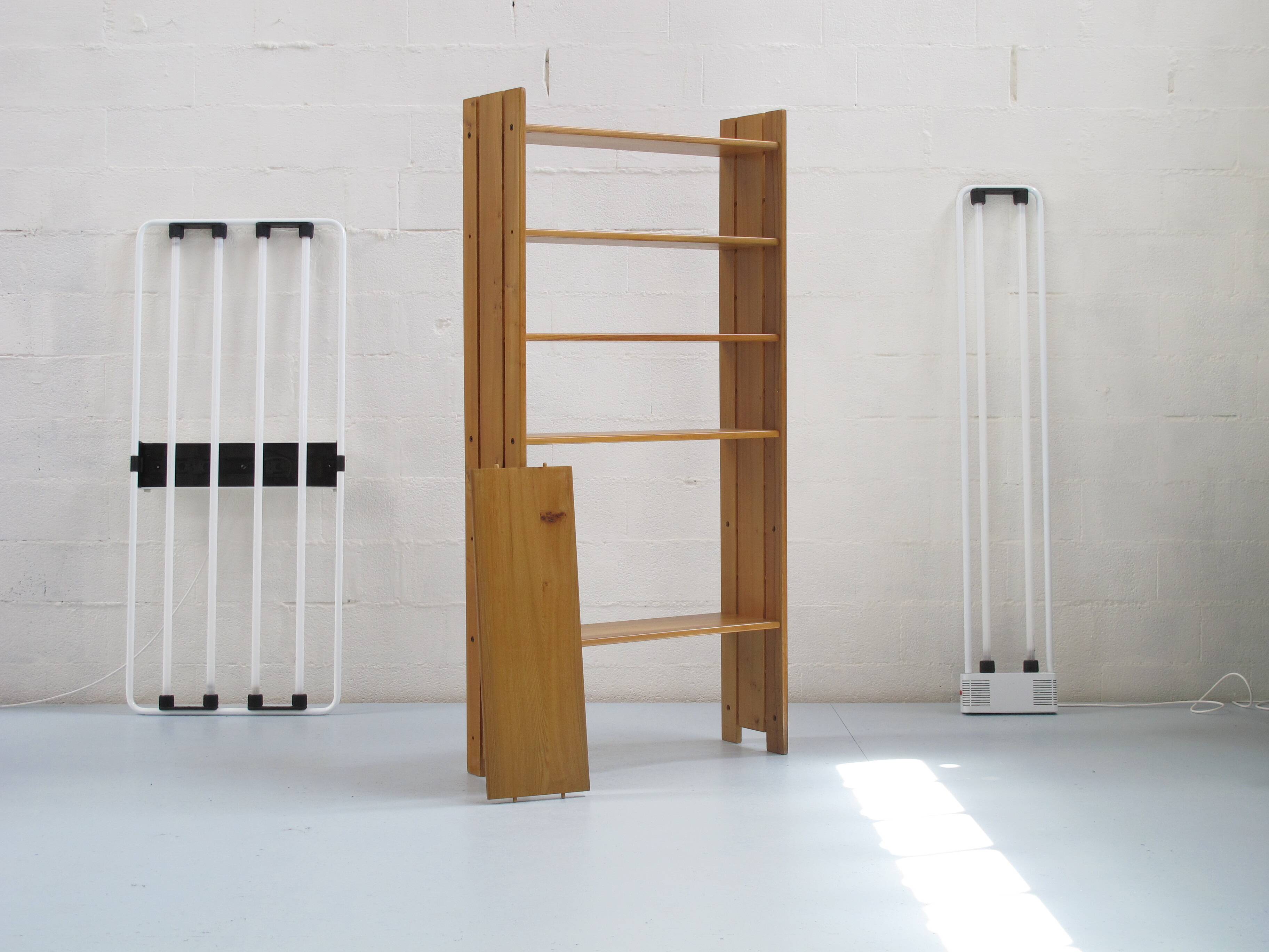 Solid elm shelves produced by the Regain group