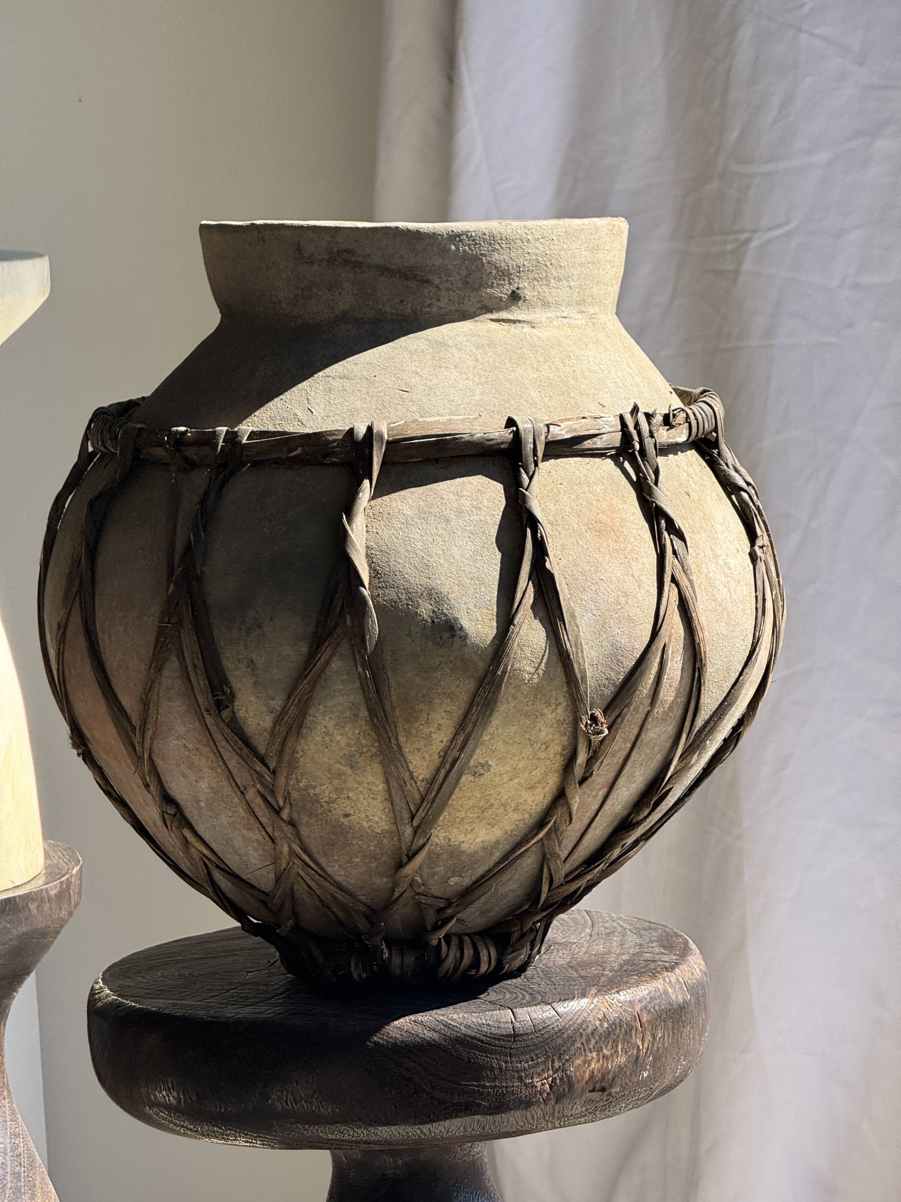 Pawn Brown - Stool, side table in the shape of a brown pawn.