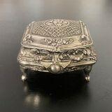 1 silver metal jewelry box