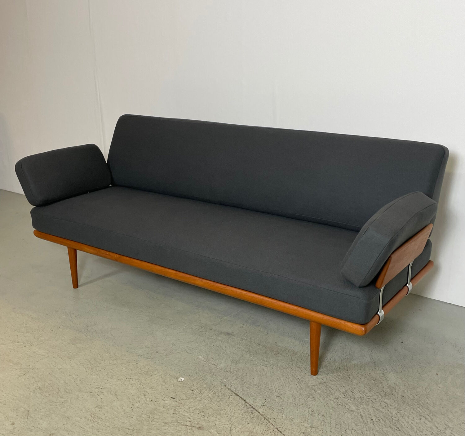 Daybed 3 places modèle Minerva par Hvidt & Molgaard