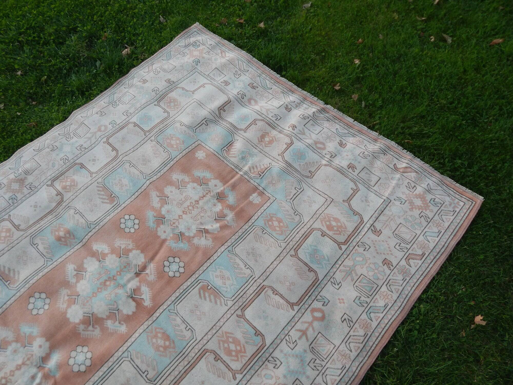 Vintage Turkish Oushak rug 200x280 cm