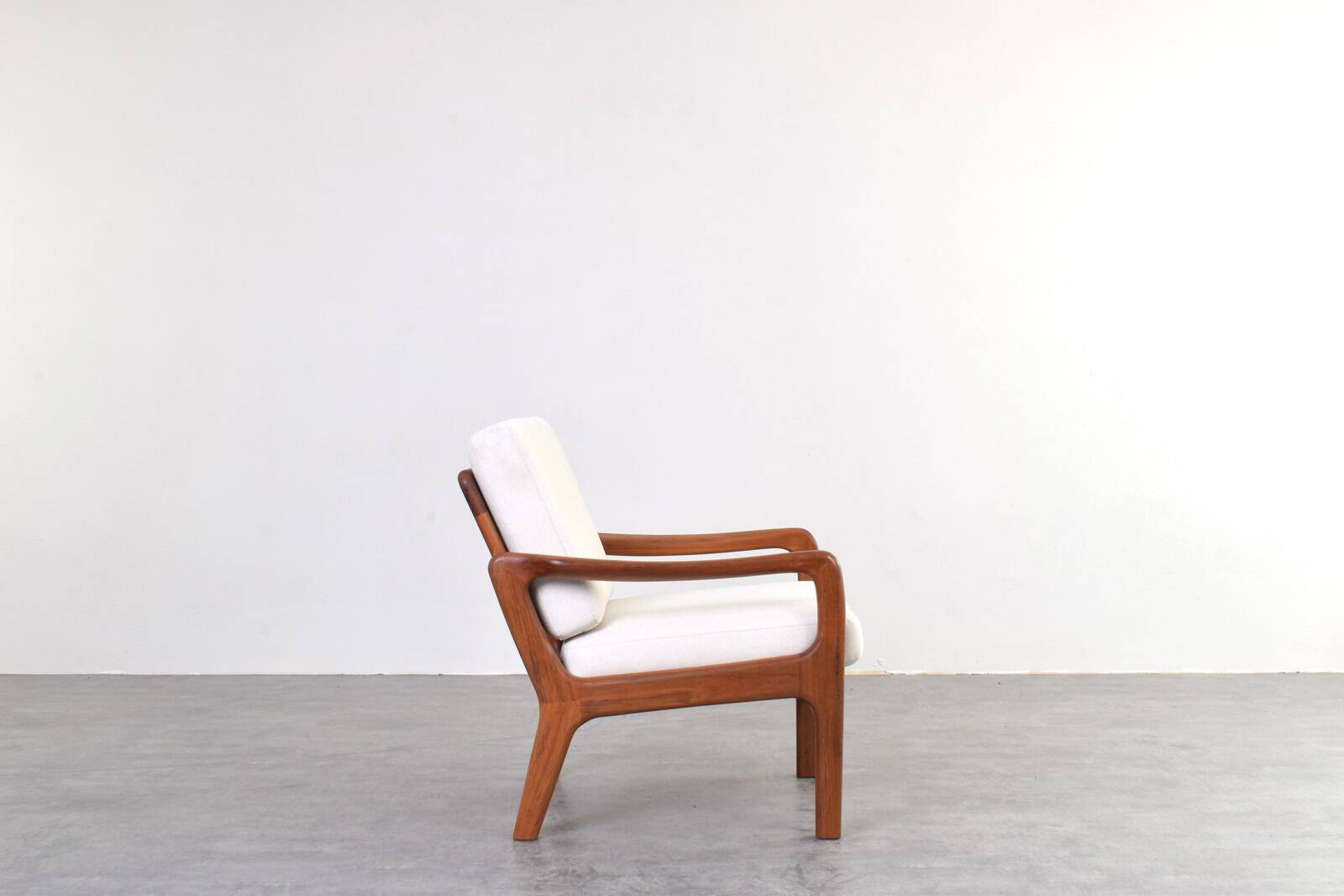 Lounge chair by Juul Kristensen and danich teak lounge chair, set of 2