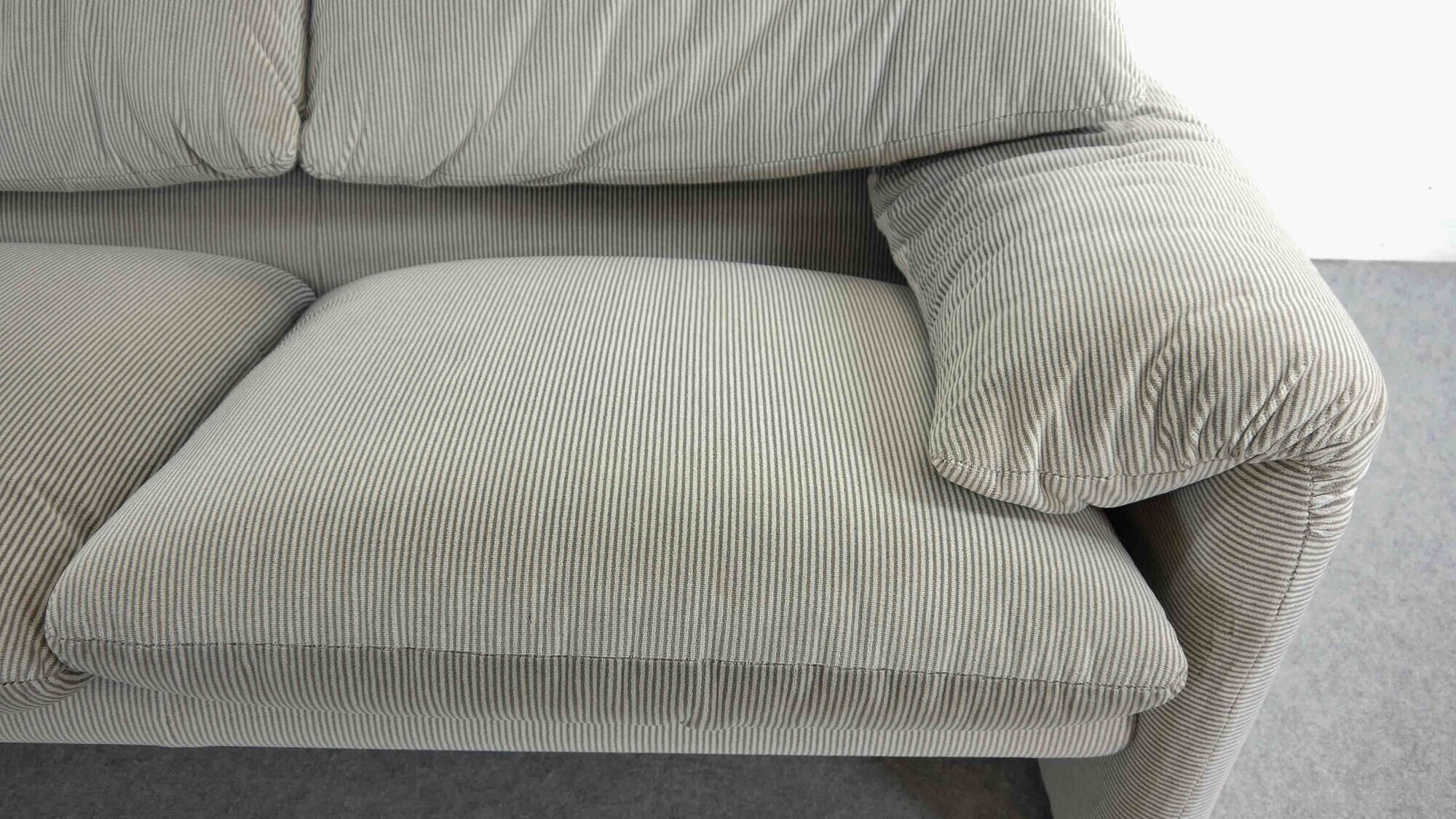 Cassina Maralunga 3-Seater Sofa by Vico Magistretti in grey striped fabrics