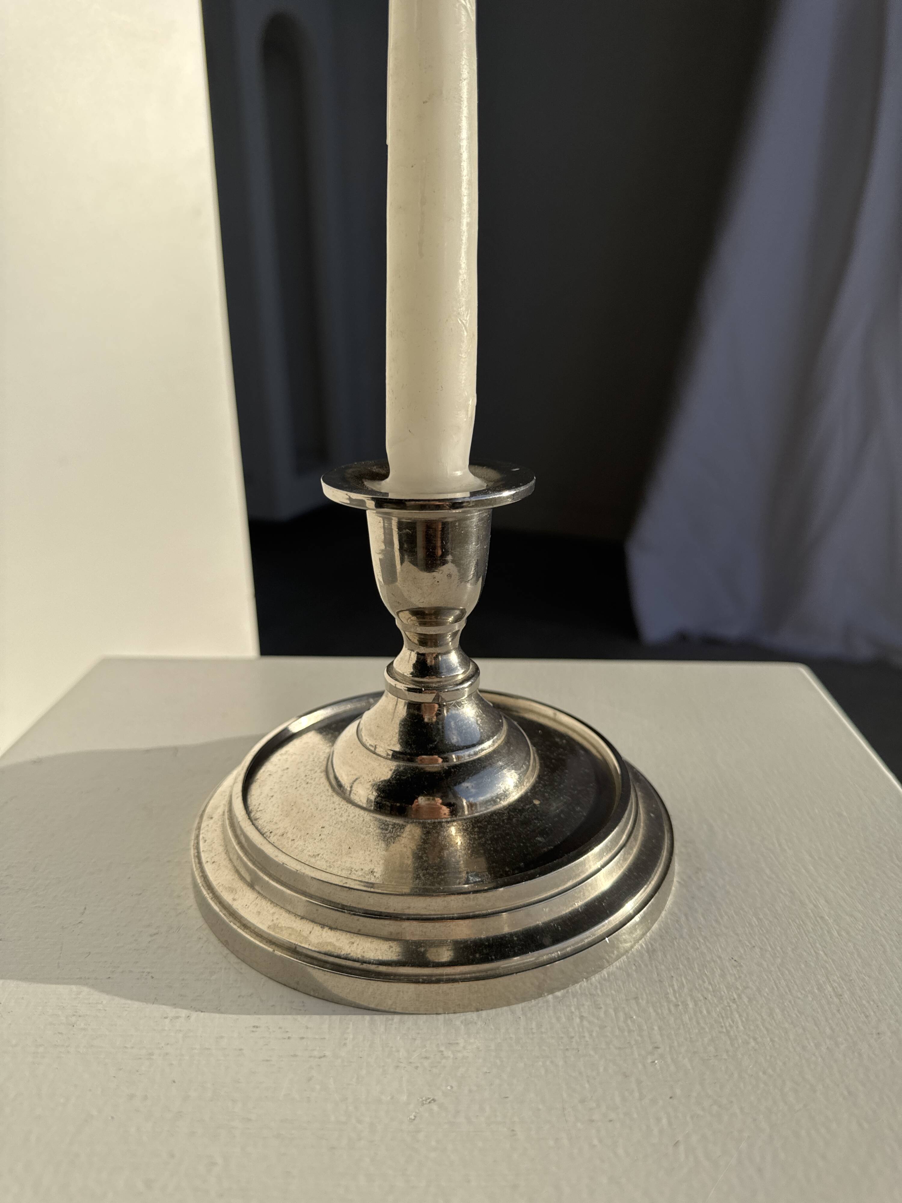 Small shiny silver-plated candlestick H11 D13