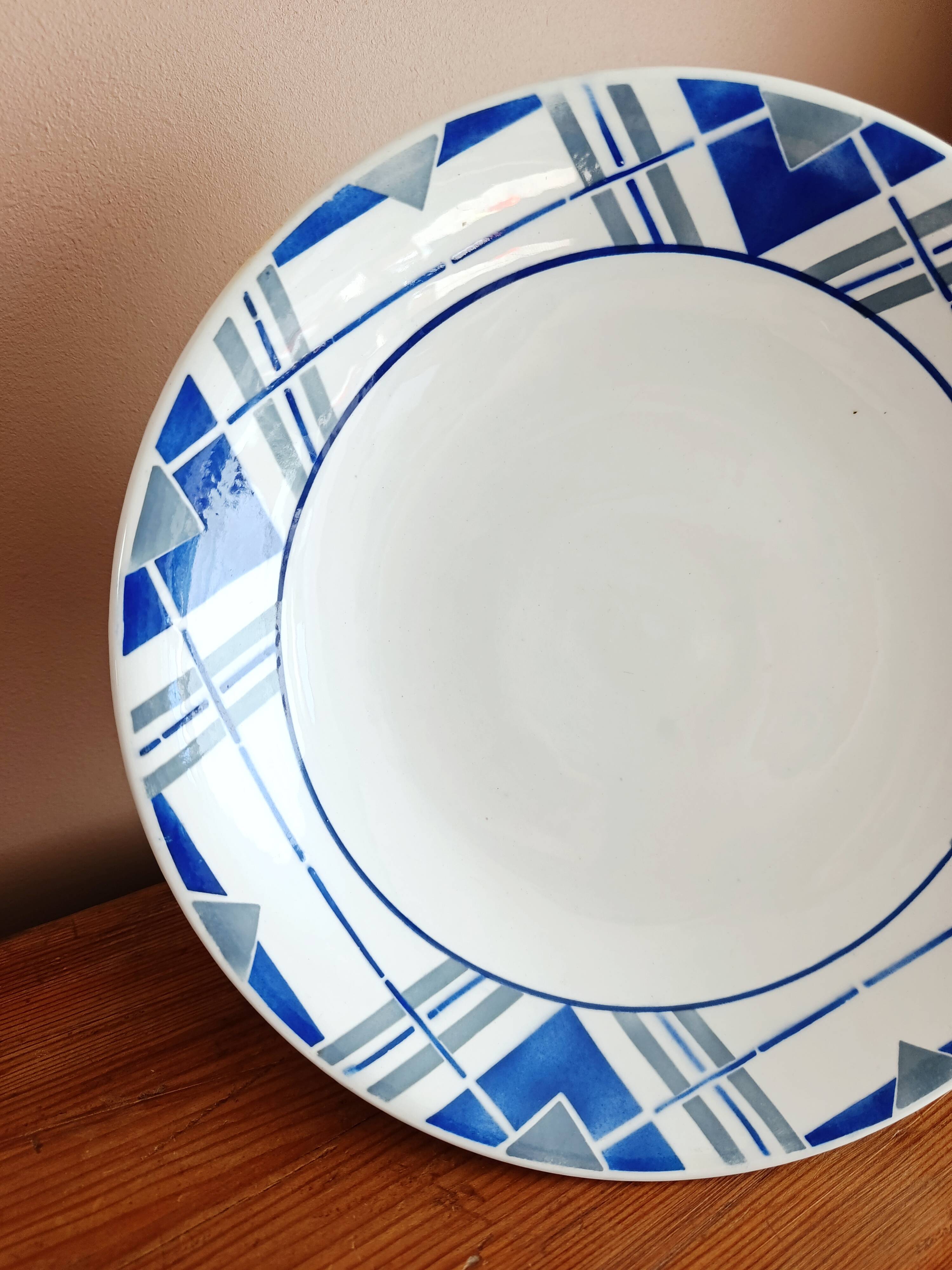 Compote dish, footed bowl Saint-Amand, Basque