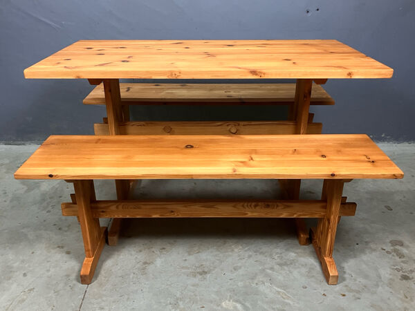 Table à manger 2 bancs en pin scandinave suédois