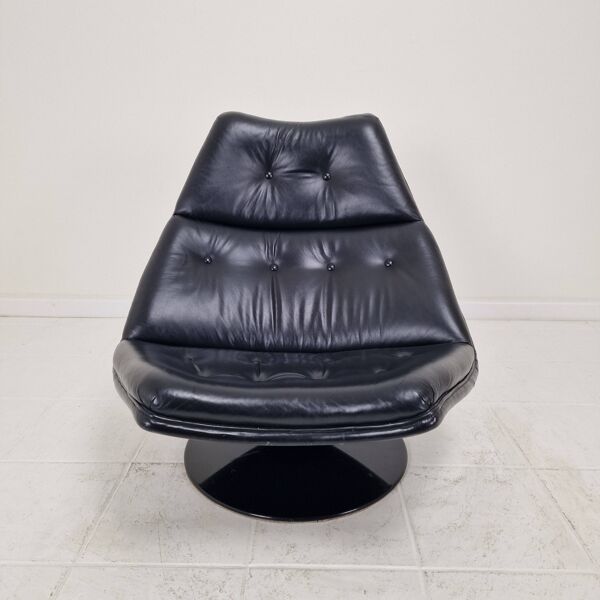 Fauteuil Lounge Artifort F511 par Geoffrey Harcourt en cuir, années 1970.