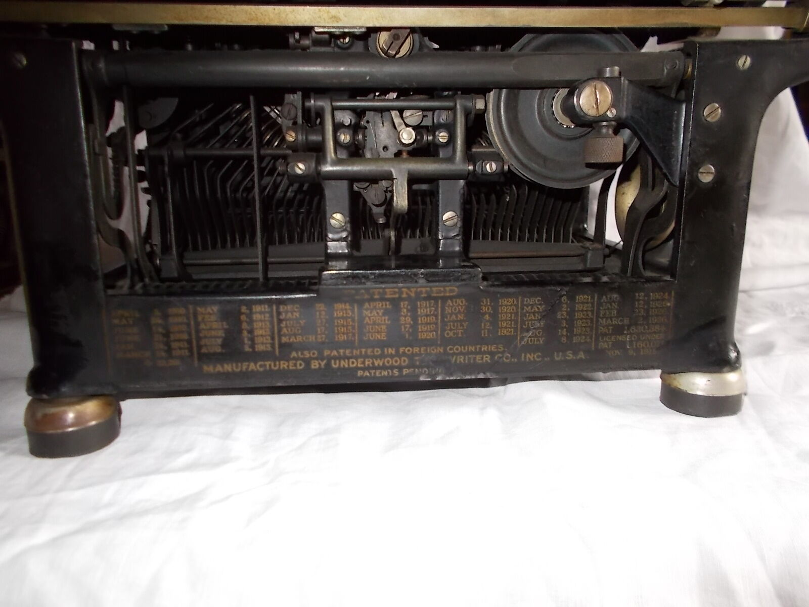 UNDERWOOD TYPEWRITER