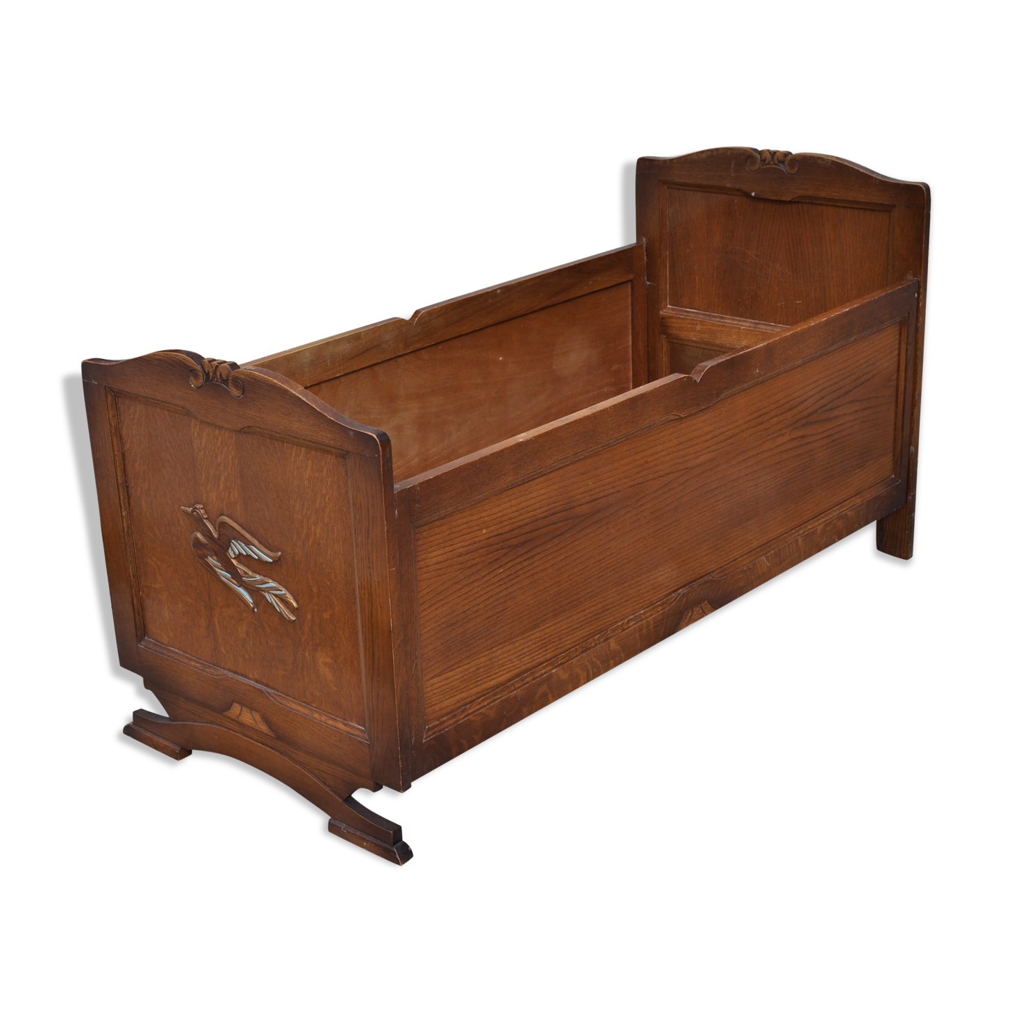 Child bed wood décor bird