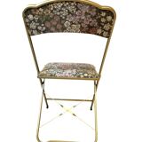 Folding chairs with floral pattern