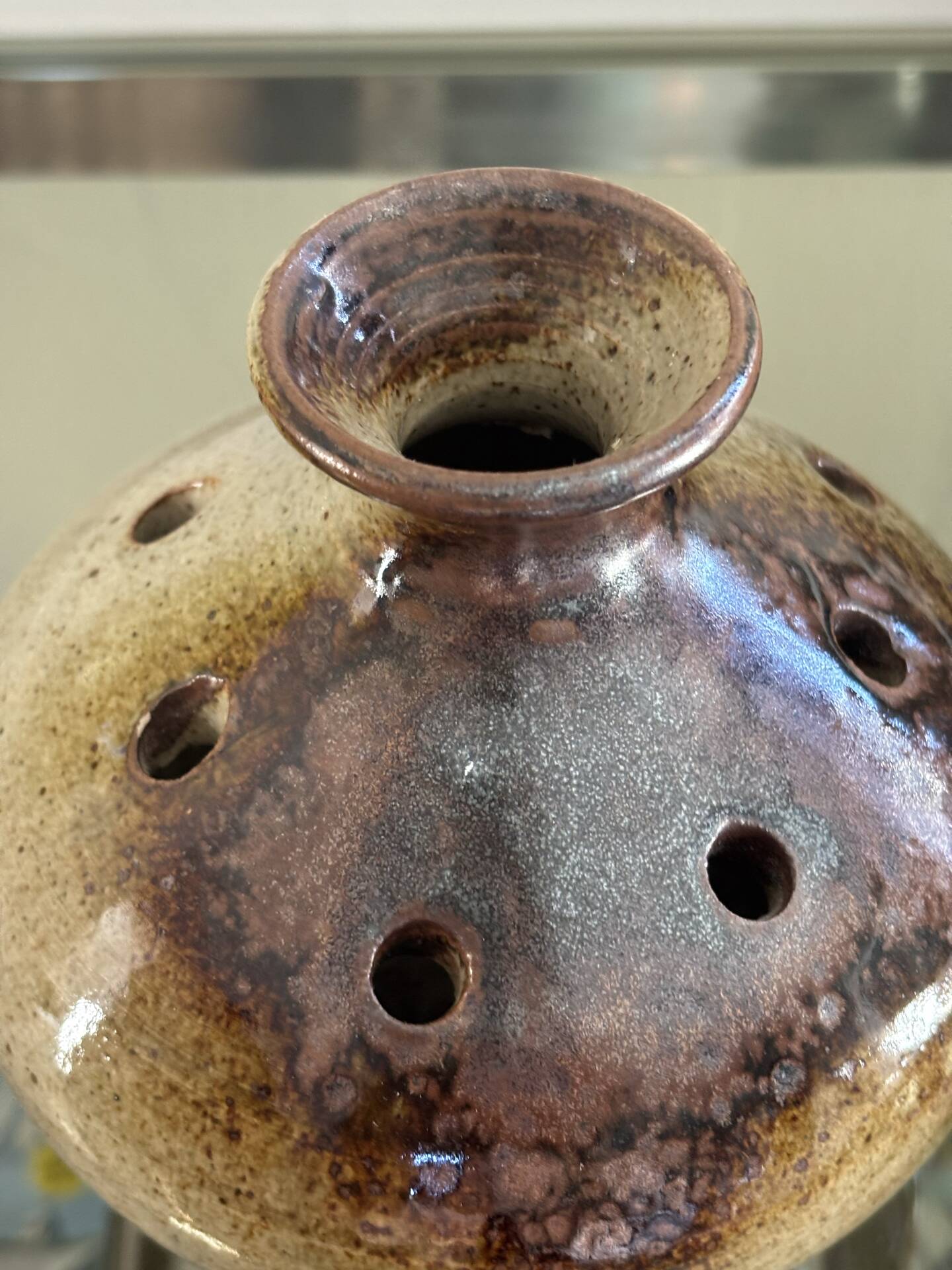 Stoneware flower vase