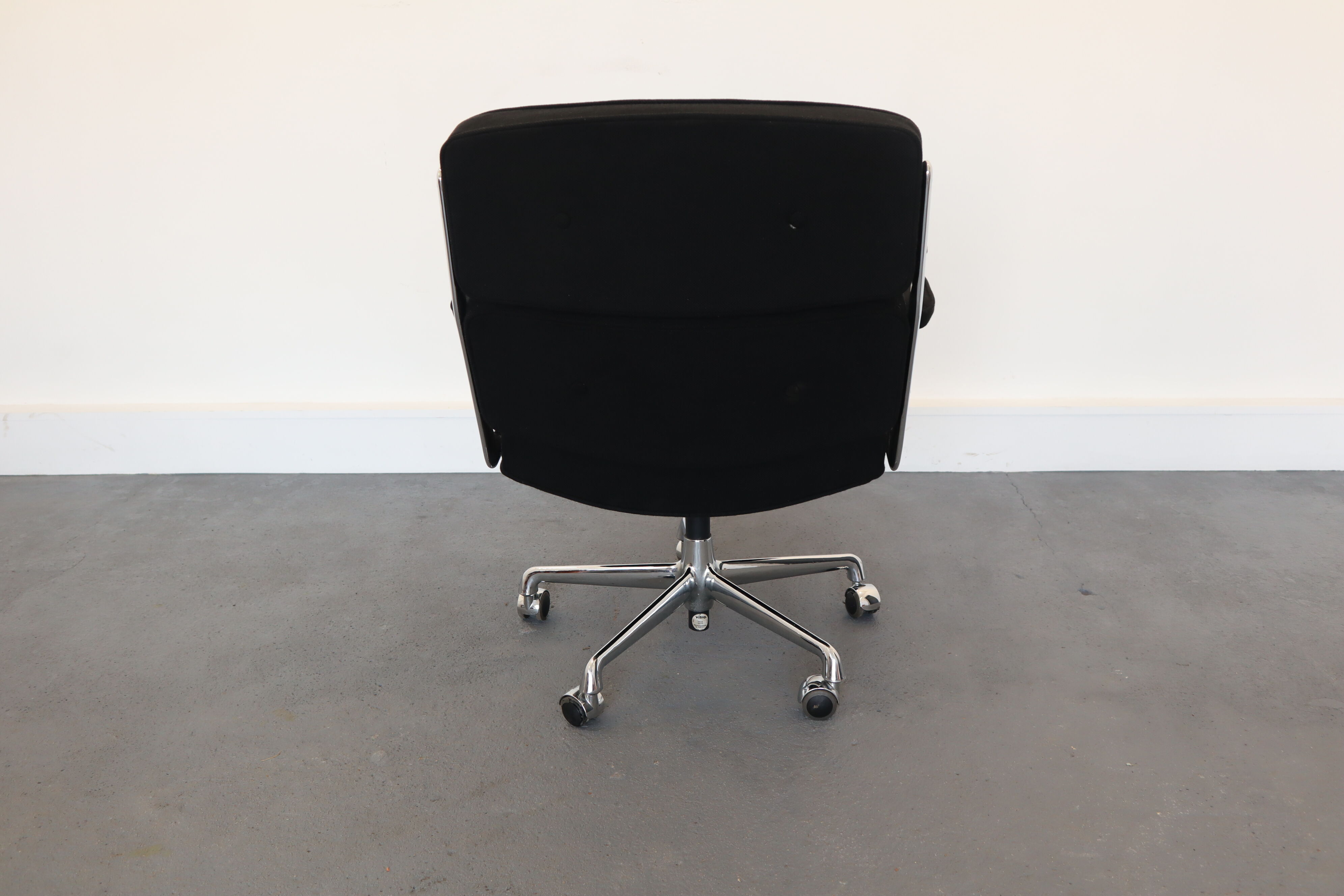Fauteuil ES 104  par Charles & Ray Eames pour Vitra années 1990
