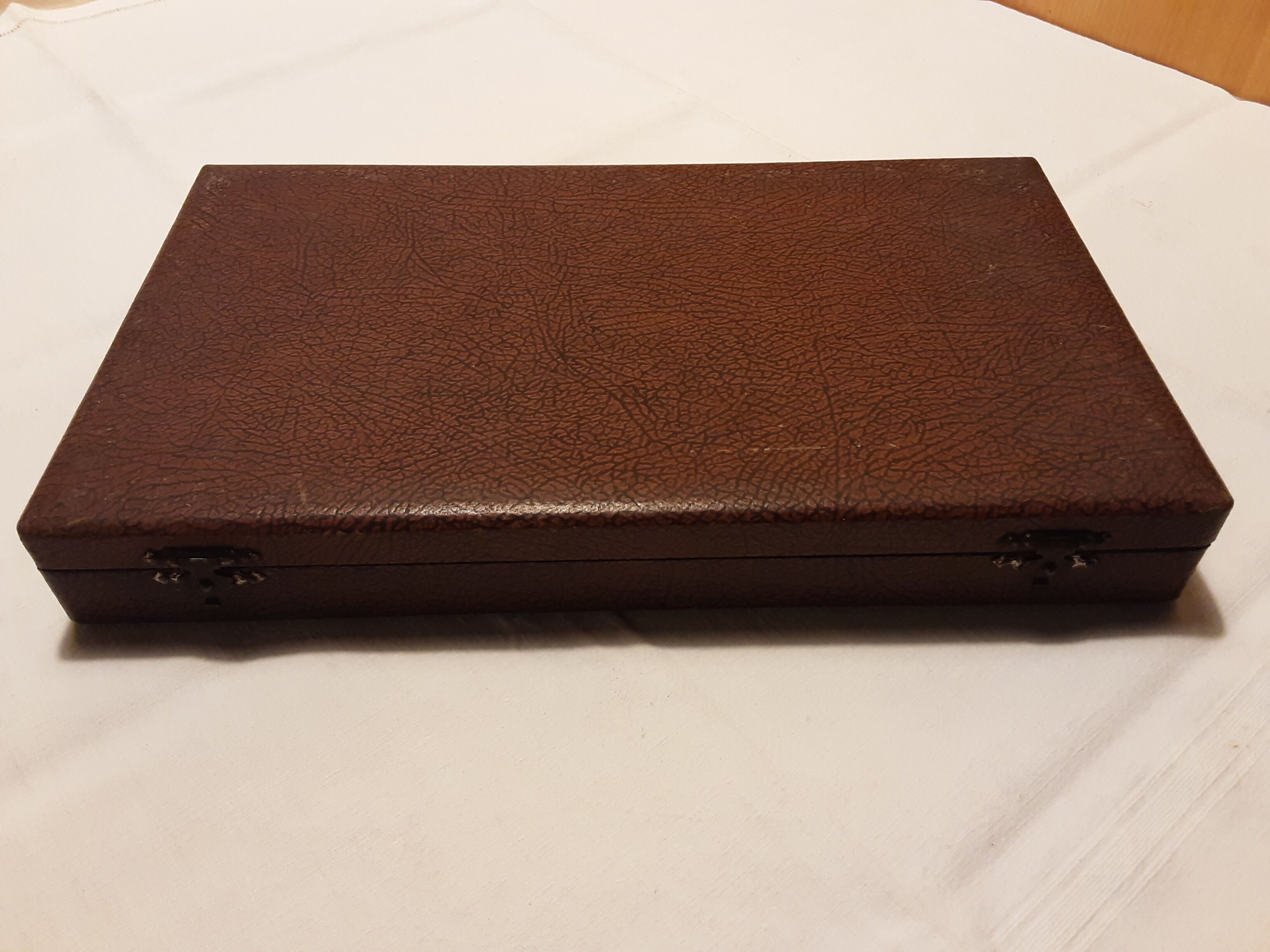 Set of 12 bakelite knives and stainless steel blade