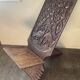 Chaise vintage à palabre en bois sculpté