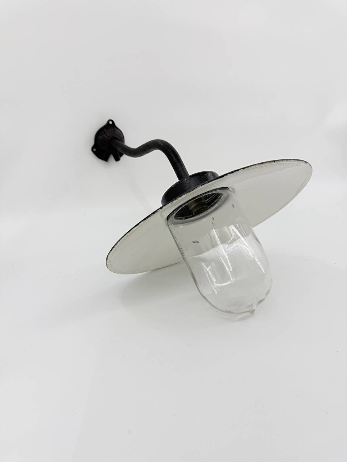 Court lamp
