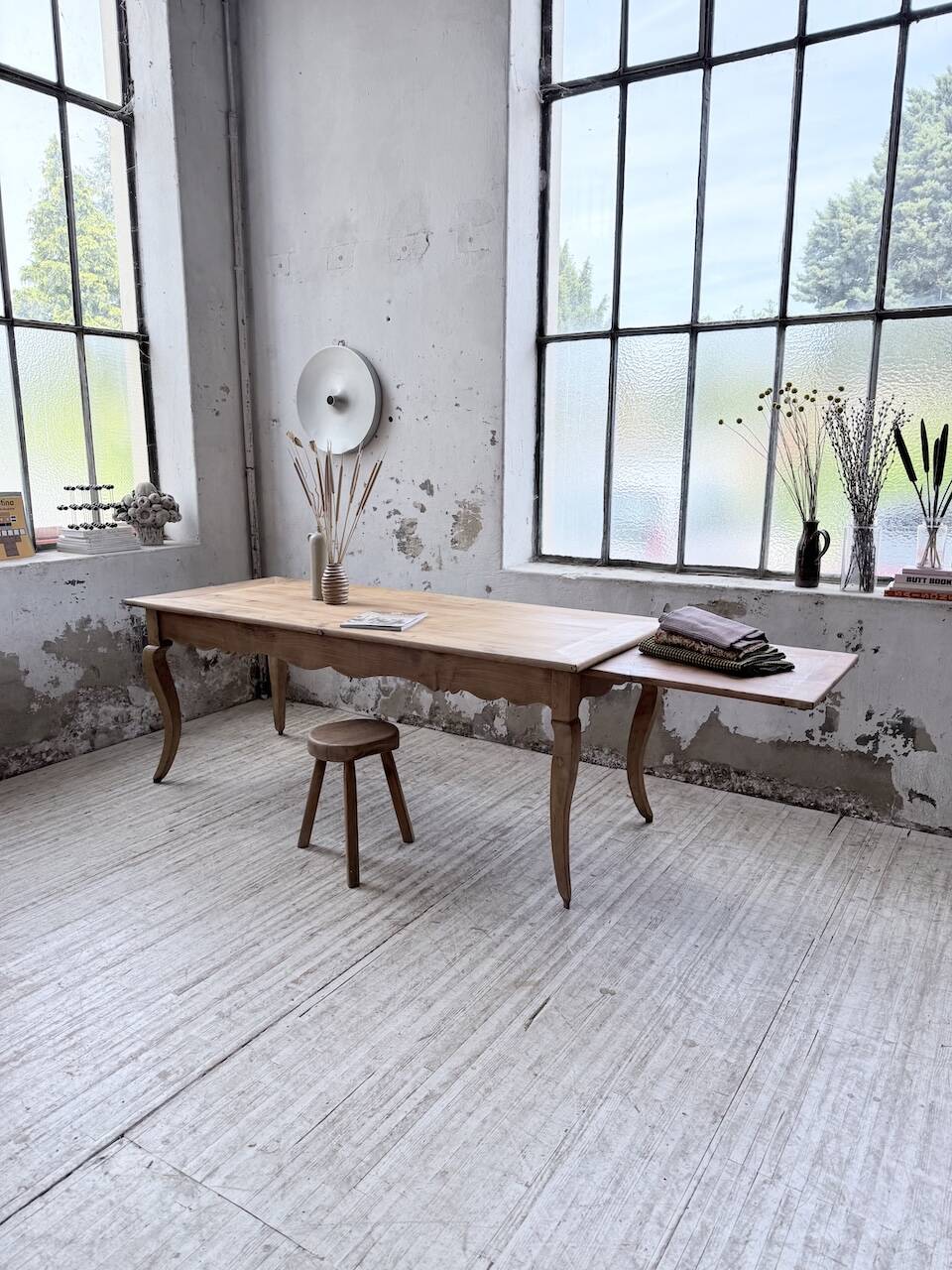 Farm table cherry wood with curved legs, 19th century.