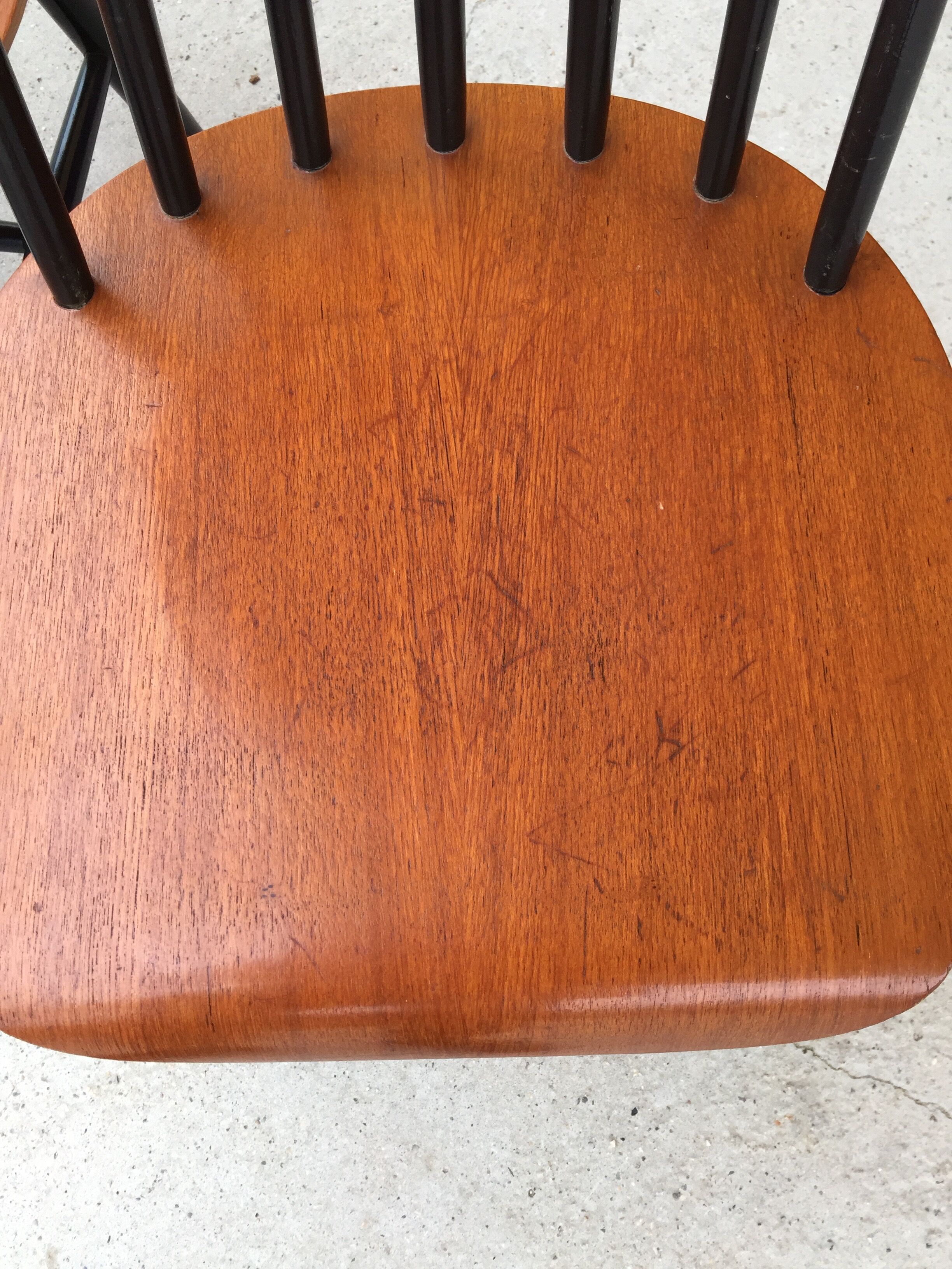 Lot of 6 fanett model chairs