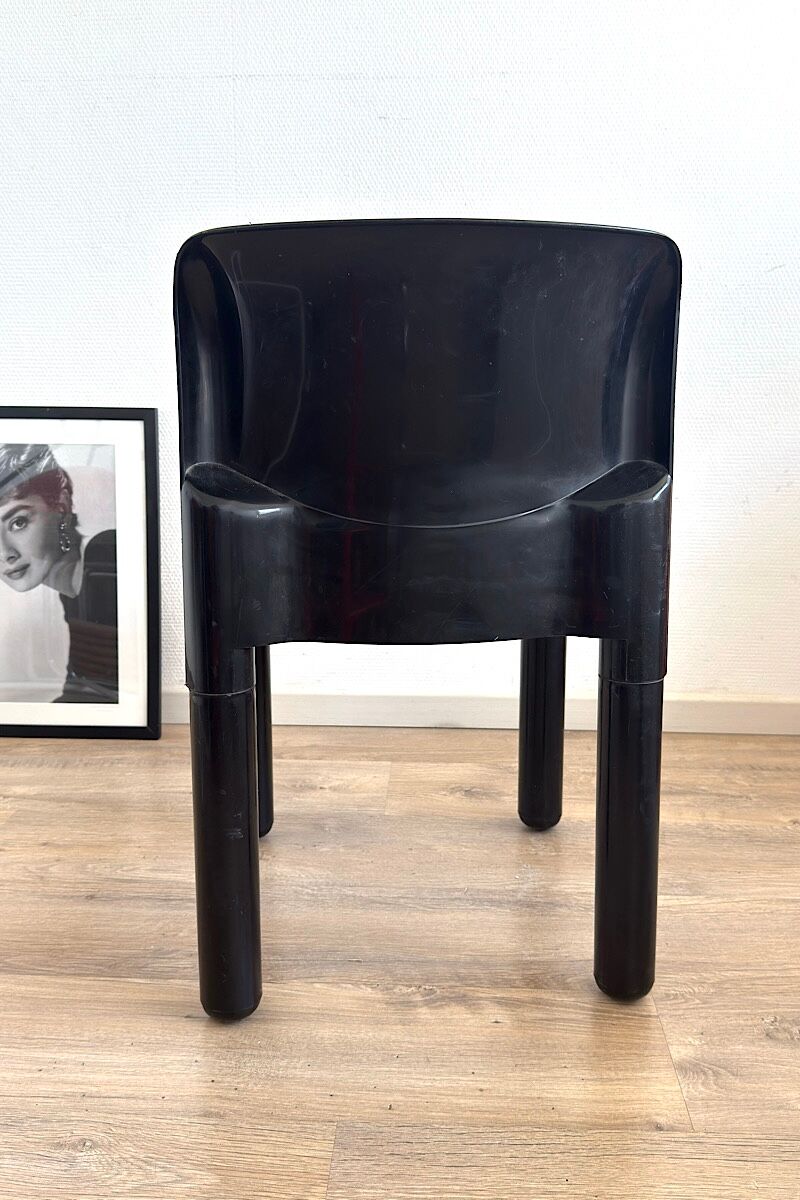 Kartell chair 4875 designed by Carlo Bartoli