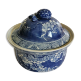 Ancient white blue Chinese ceramic pot