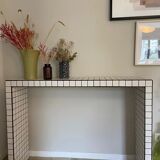 Console tiles mosaic white and black