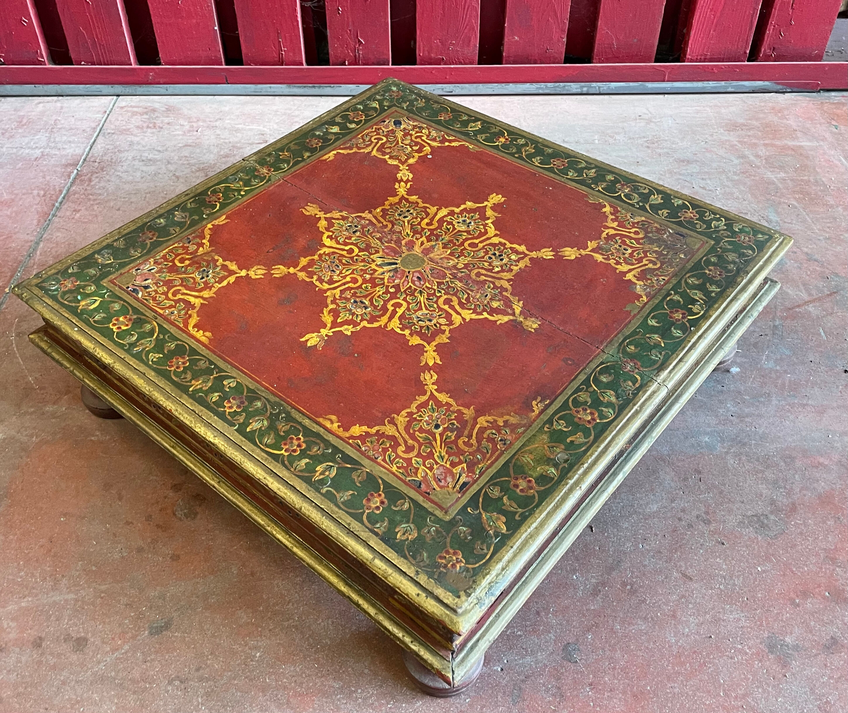 Inde rajasthan, ancienne table basse à thé. bois de teck 19ème siècle