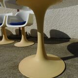 Table + 4 fauteuils de salle a manger grosfilex