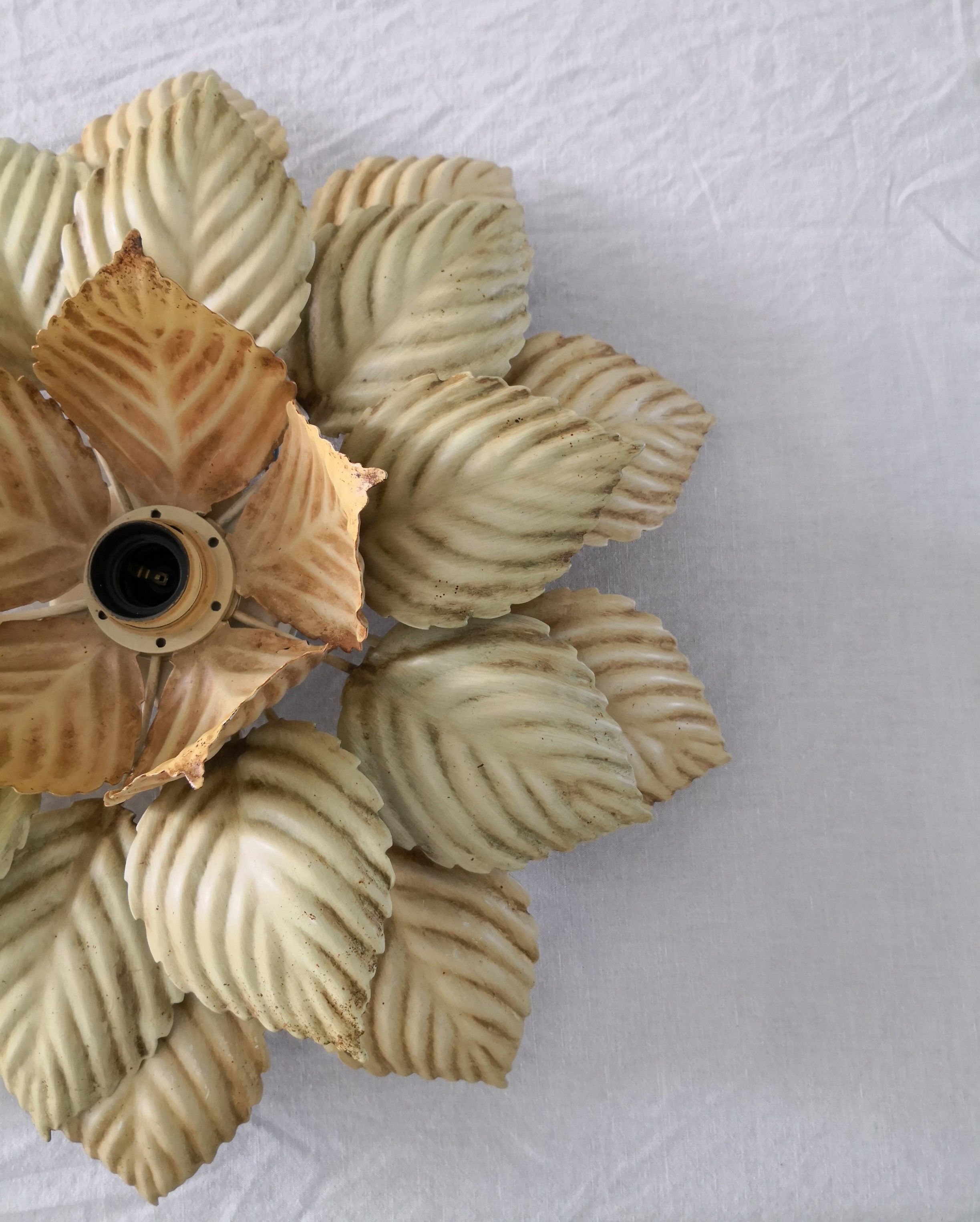 Ceiling wall lamp flower of the 70s