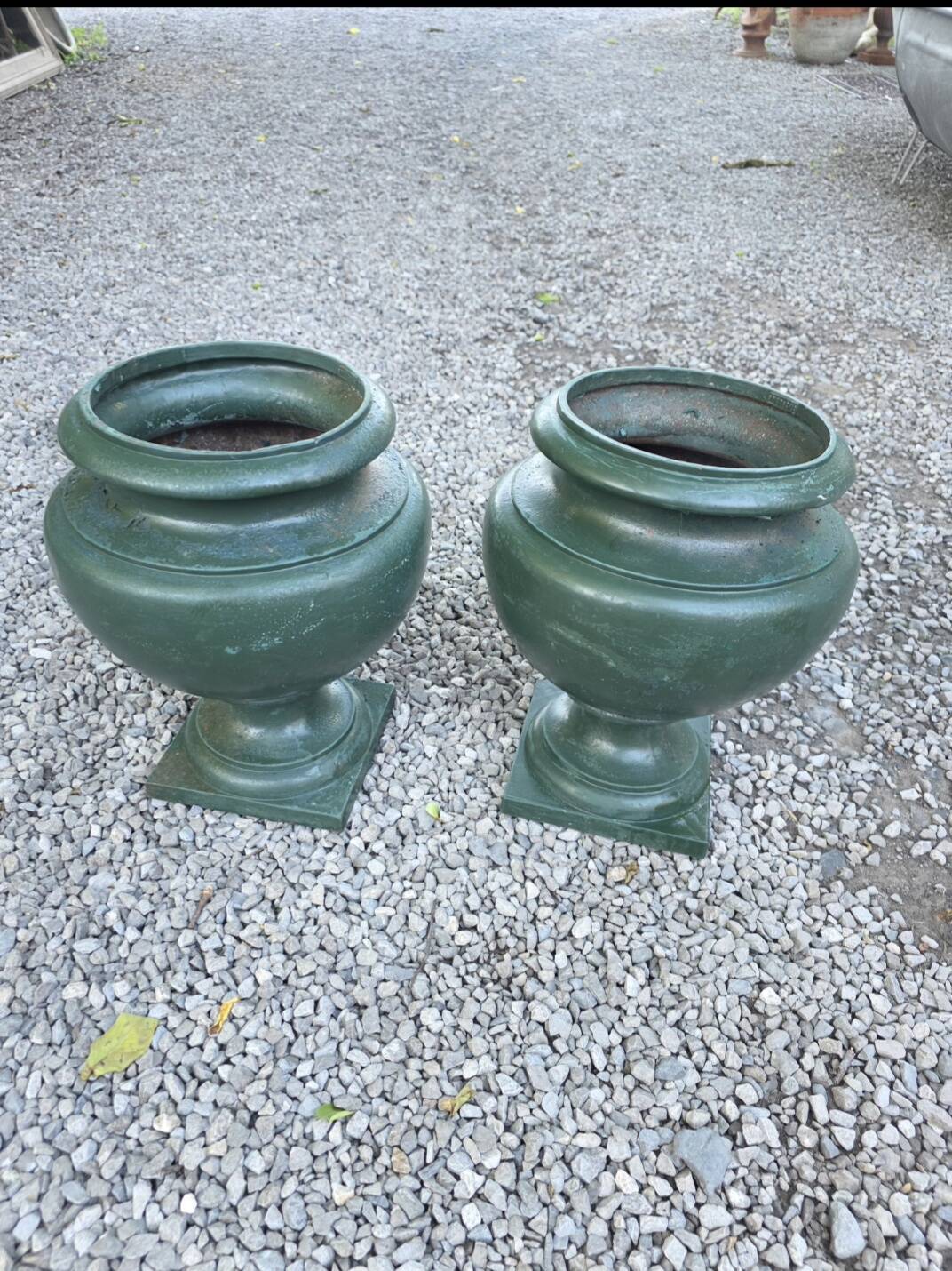 Paire de vases medicis en fonte du XIXème