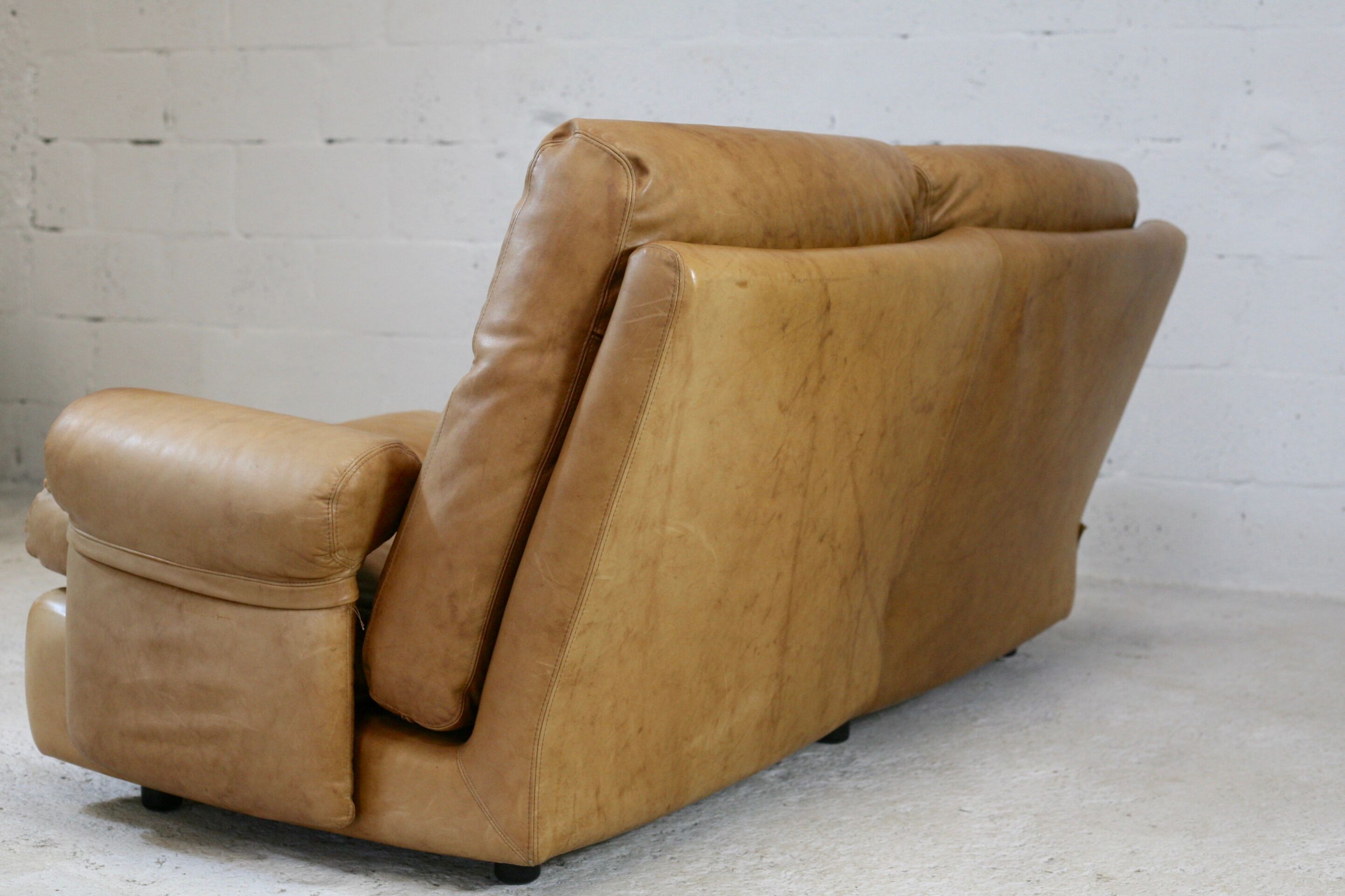 Leather sofa, Albany model, late 70's, Roset edition