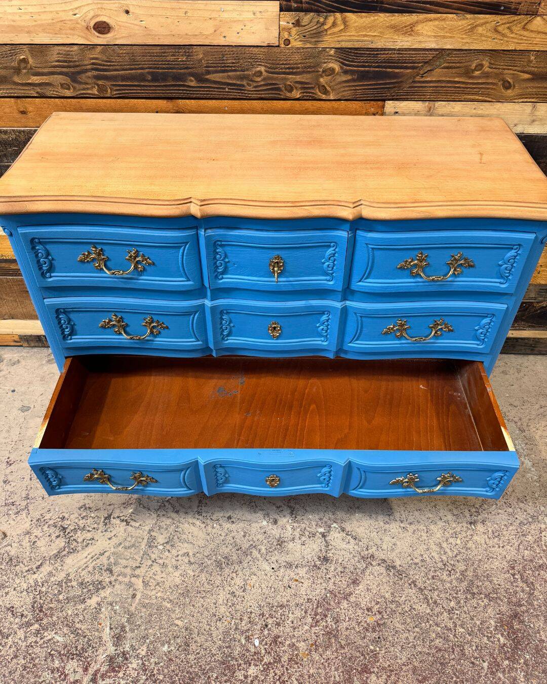 Redesigned crossbow commode