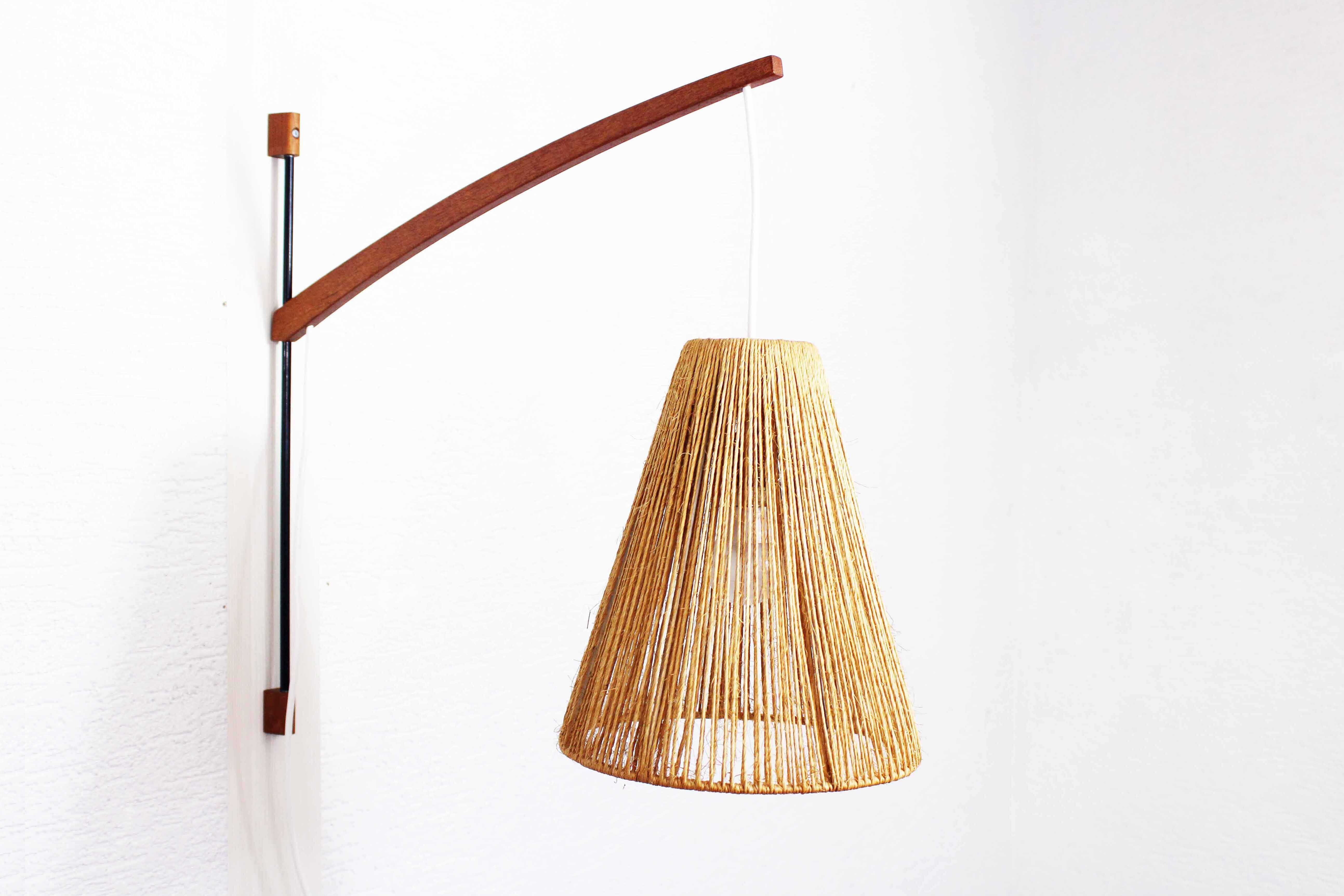 Scandinavian teak and rope stem