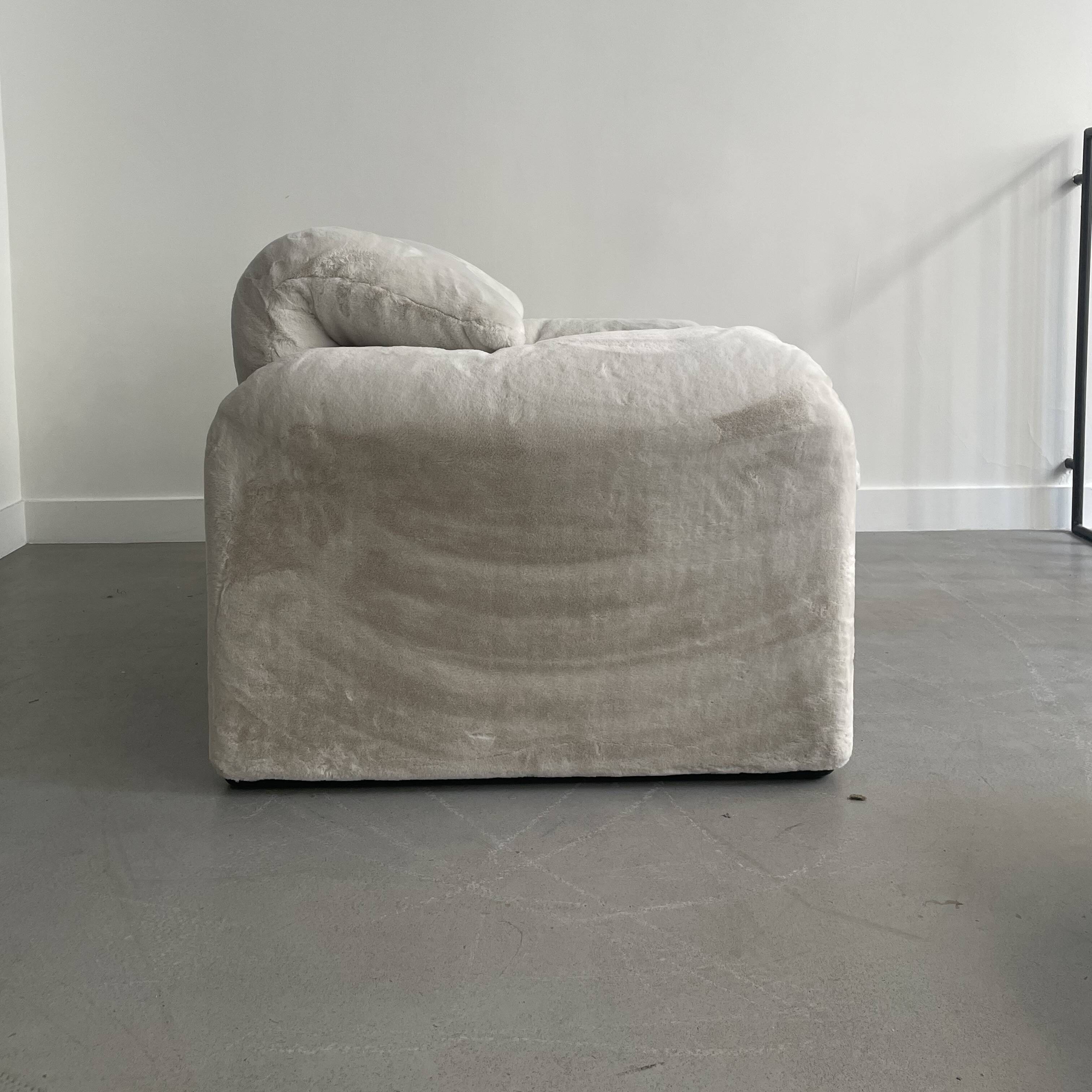 Maralunga armchair by Vico Magistretti for Cassina in fur