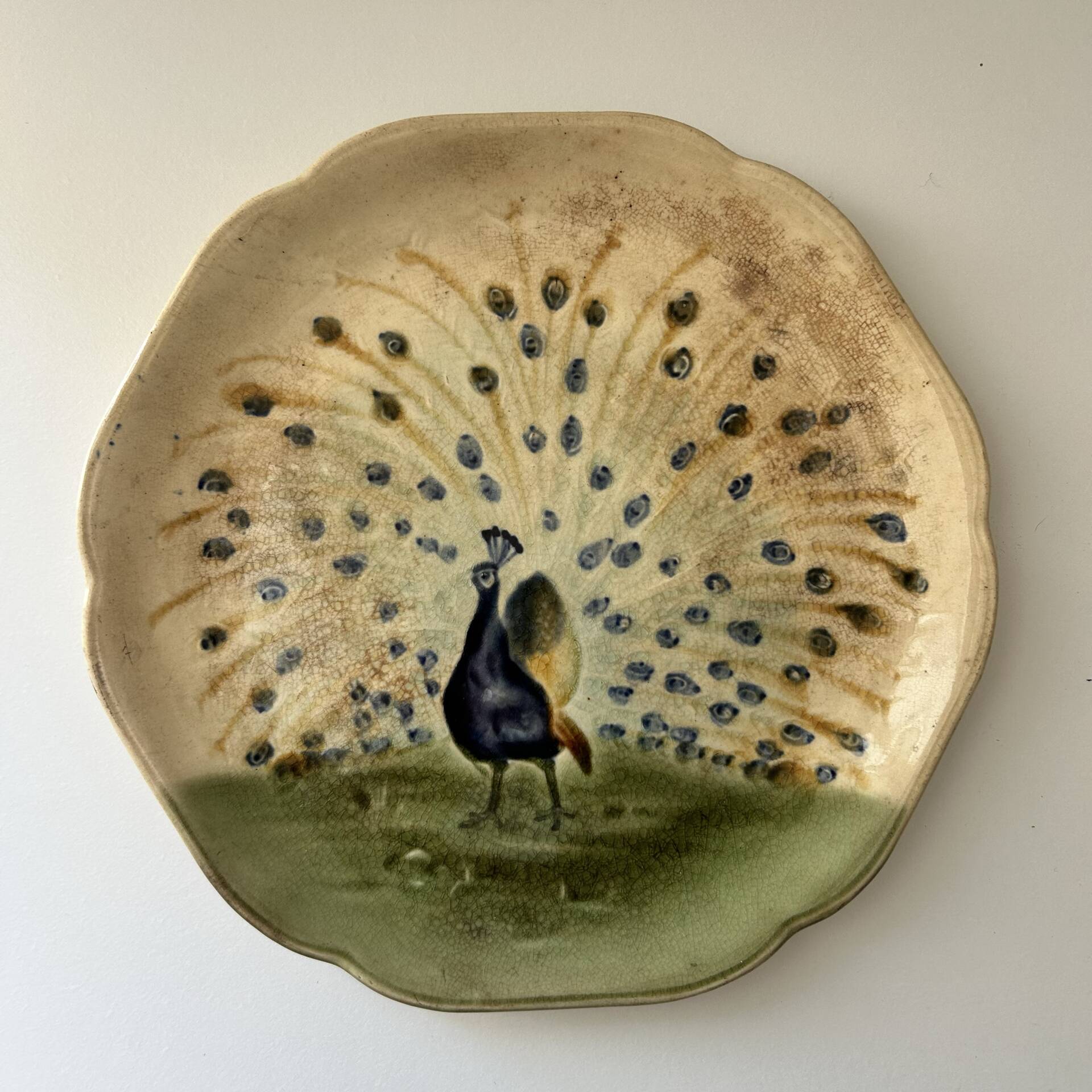 Plat décor paon