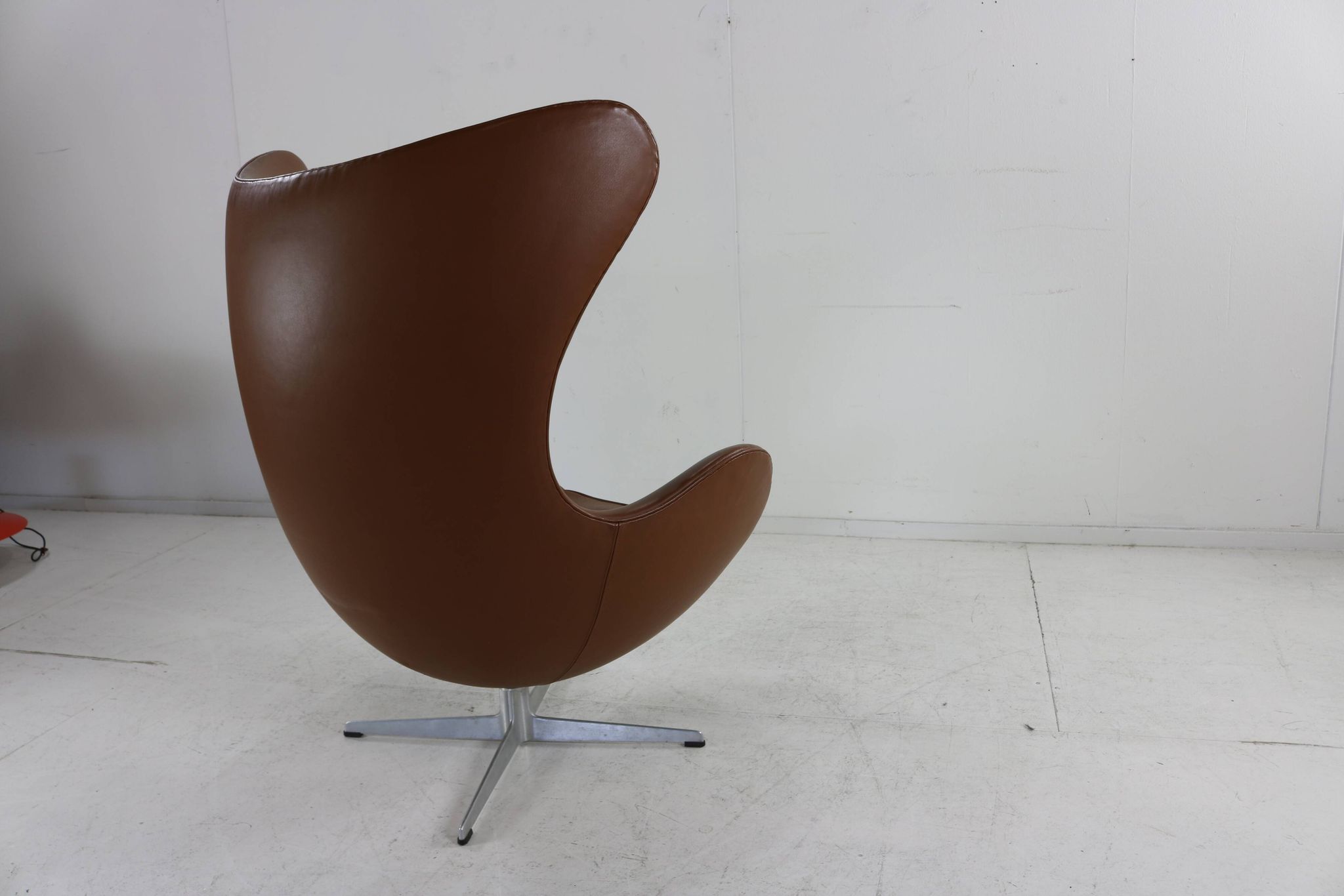 Arne Jacobsen Egg chair in cognac leather for Fritz Hansen