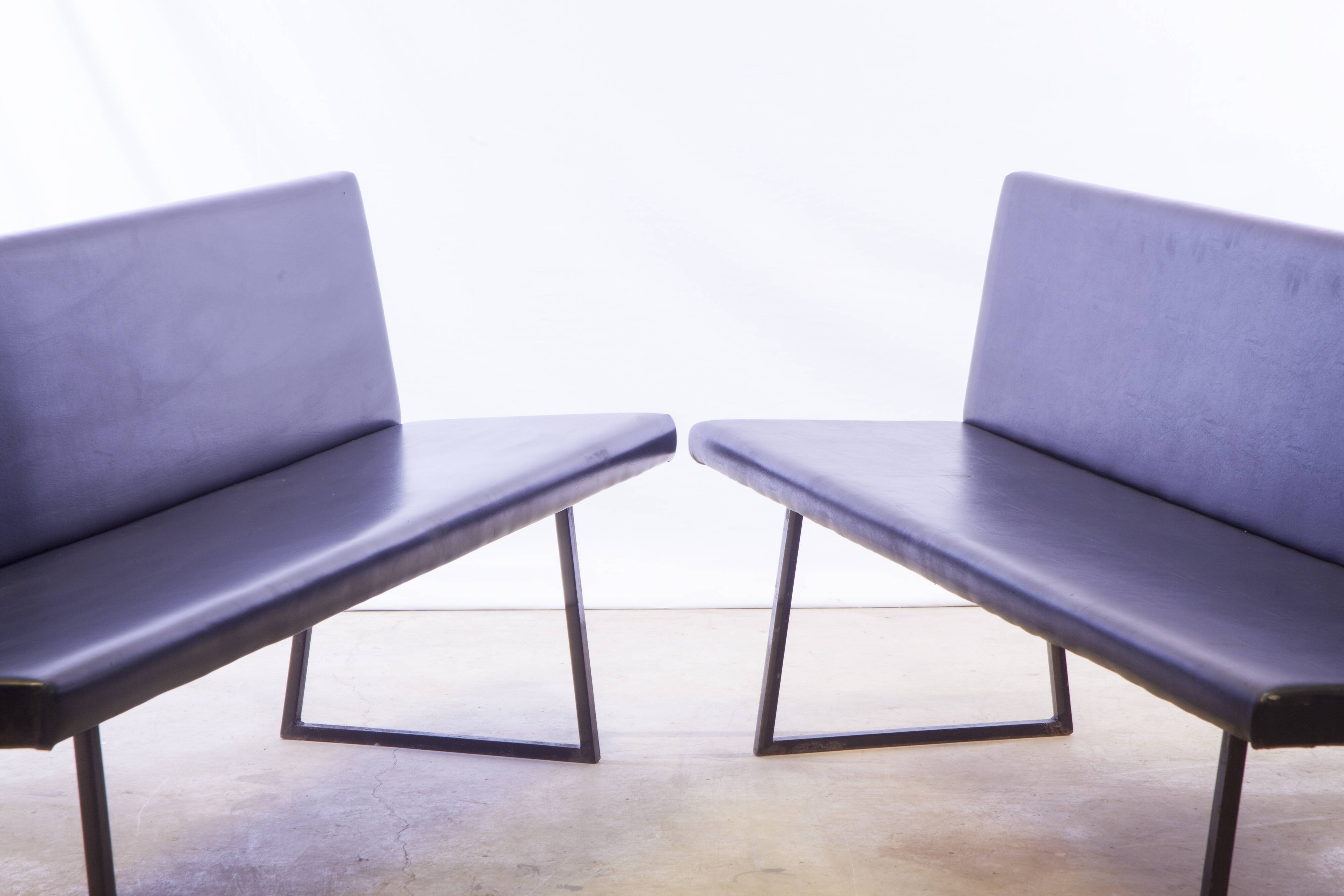 Black bench 1970 skai