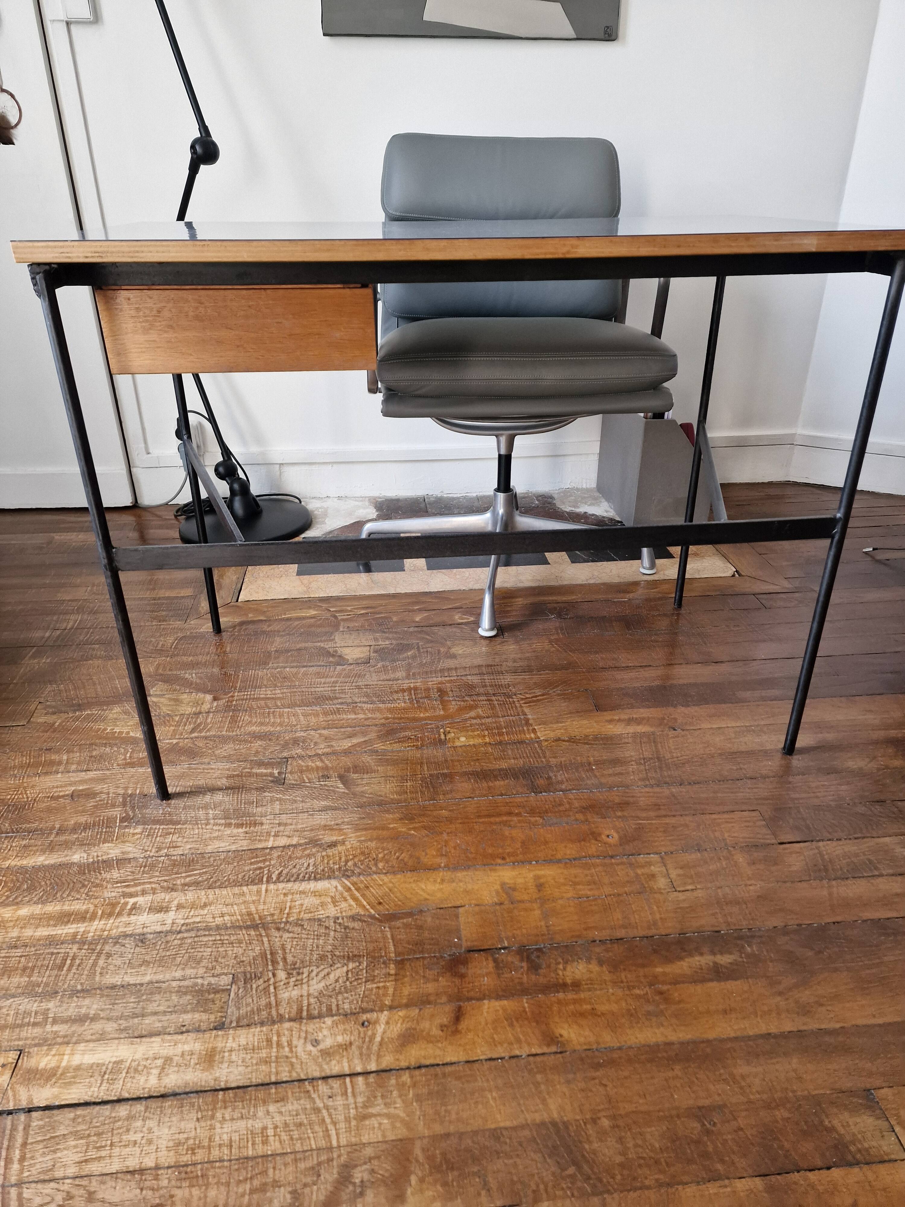 Desk assigned to Pierre Paulin 1960