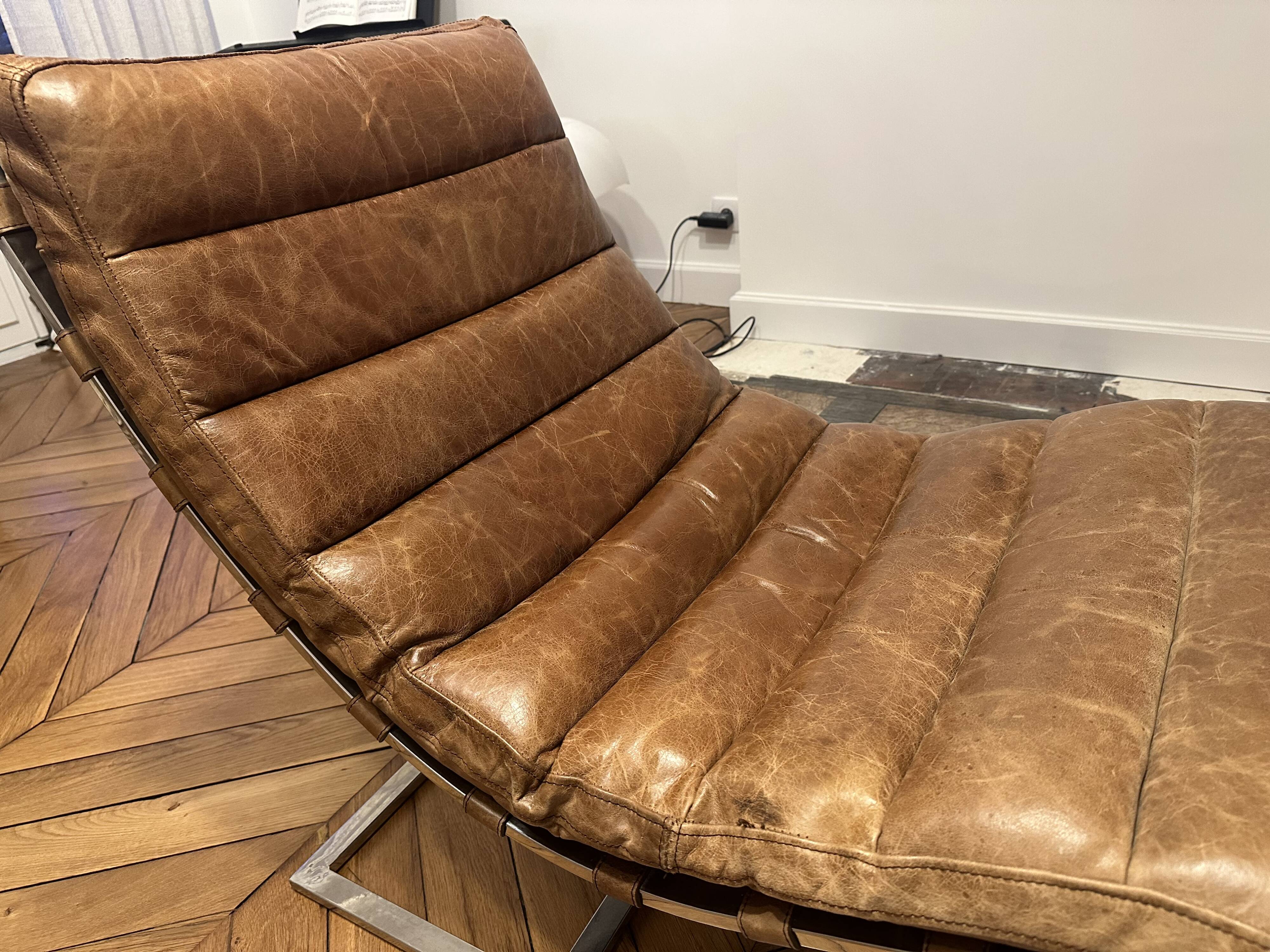 LC4 chaise longue style – patinated camel leather