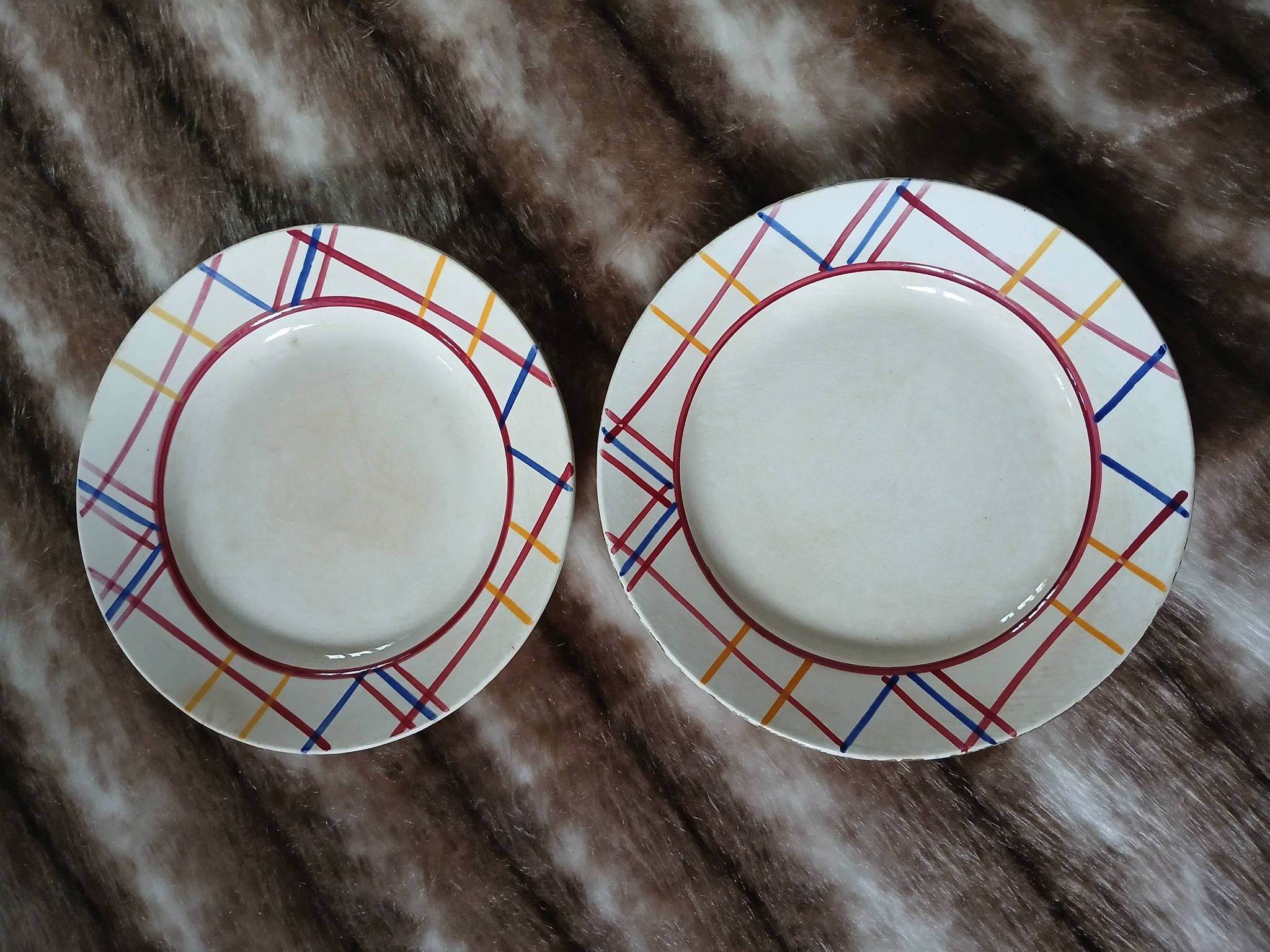 10 antique flat plates from Gien