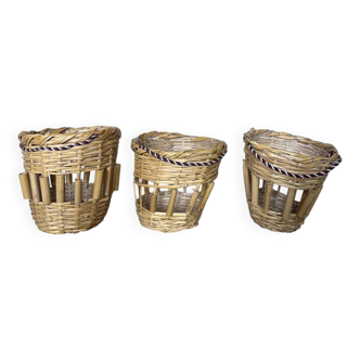 Lot de trois paniers en osier et bambou