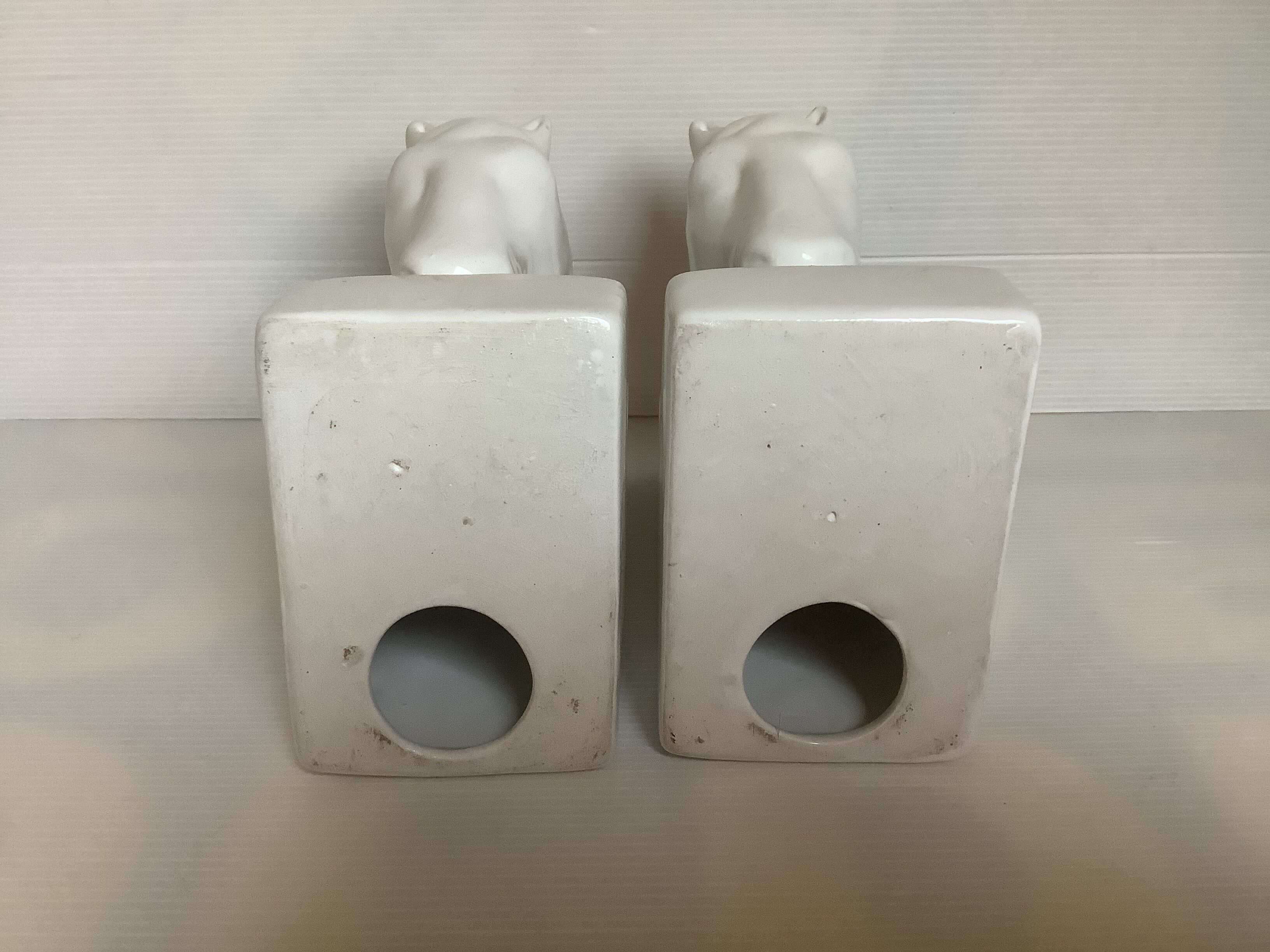 Horse book greenhouse white earthenware