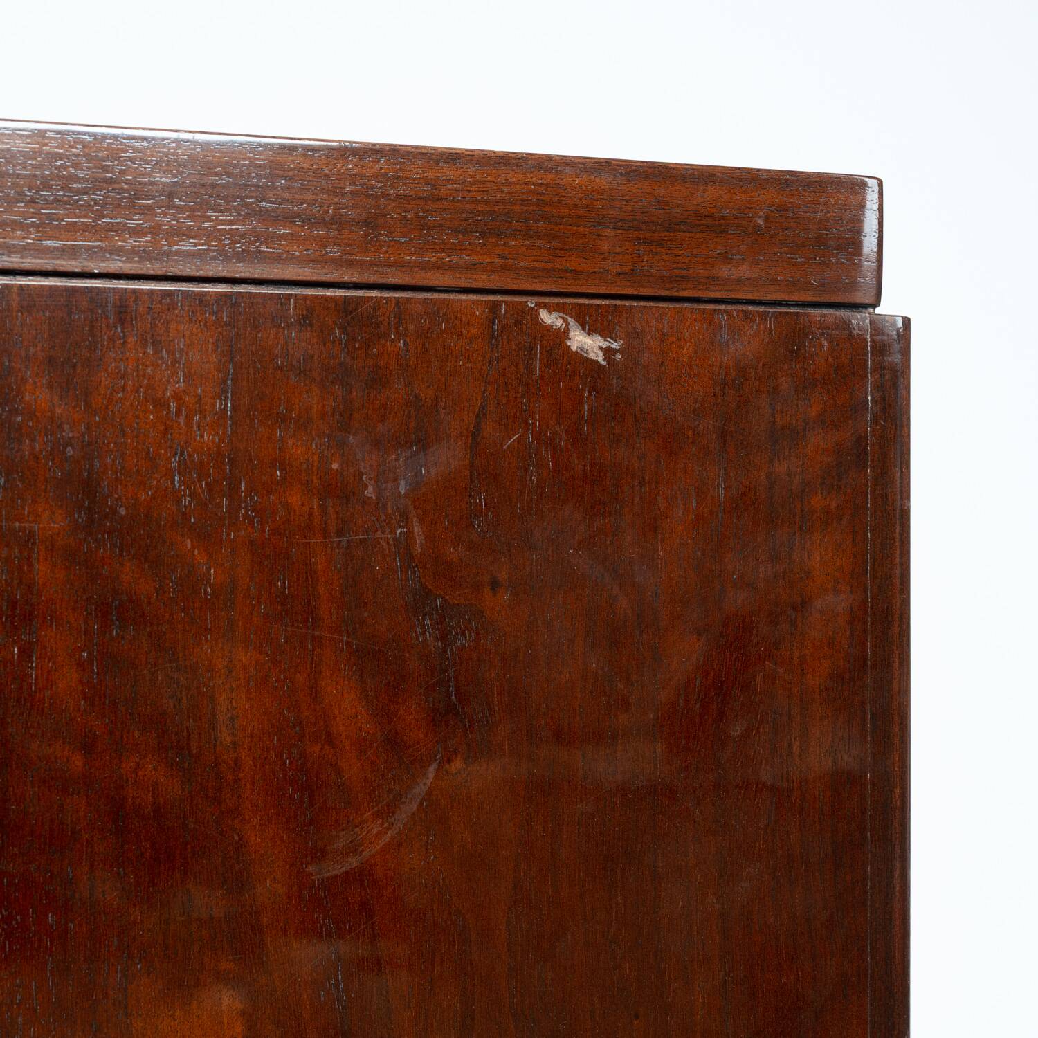 Walnut Veneered Drawer Cabinets or Nightstands by Baker, England, 1970s