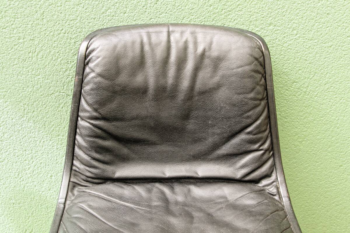 Wilkhahn swivel office chair, 1970s, chrome metal and leather