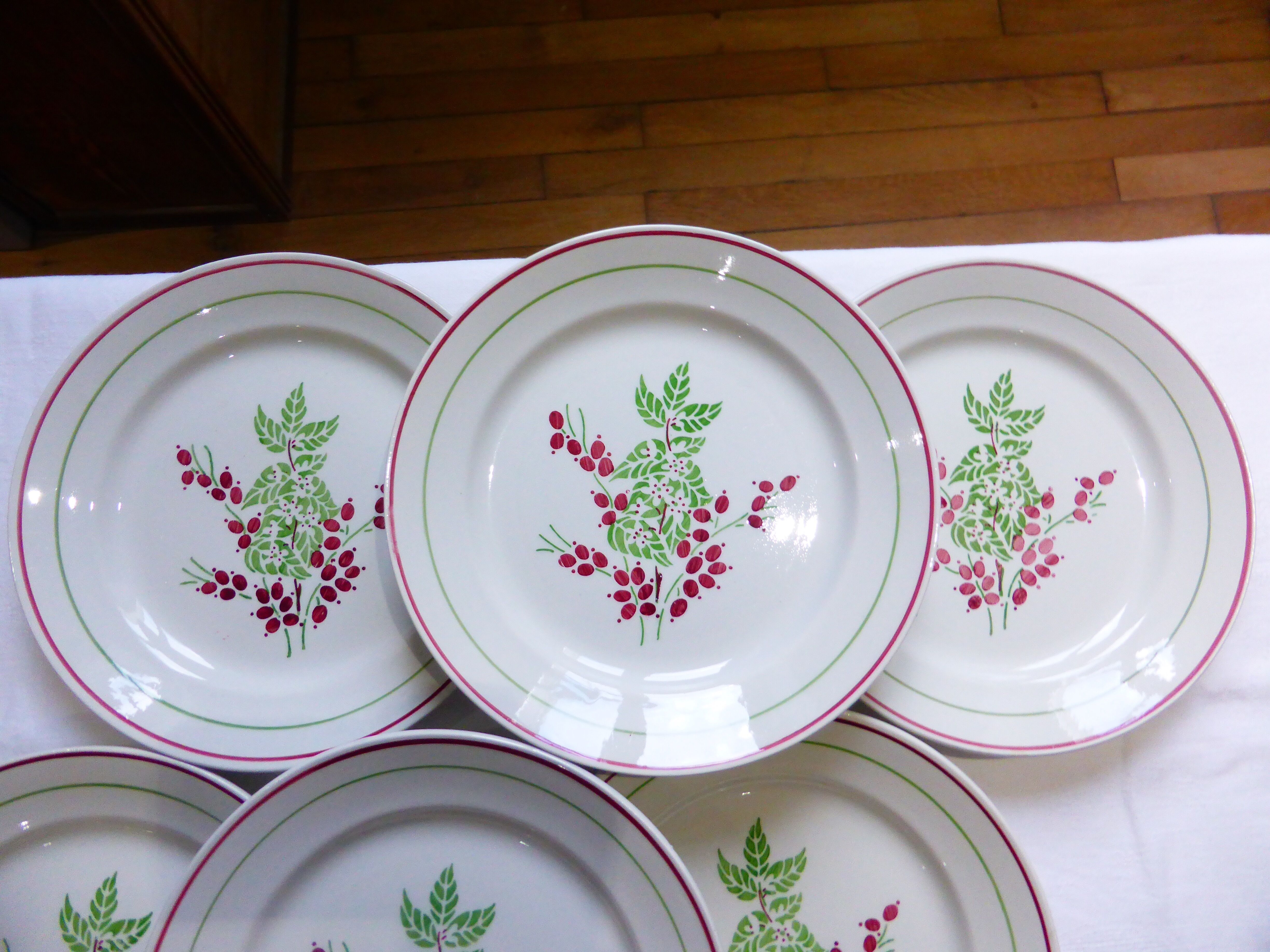 6 vintage flat plates