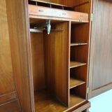 Superbe armoire anglaise Art Déco en loupe de noyer signée Waring & Gillow – vers 1900-1932